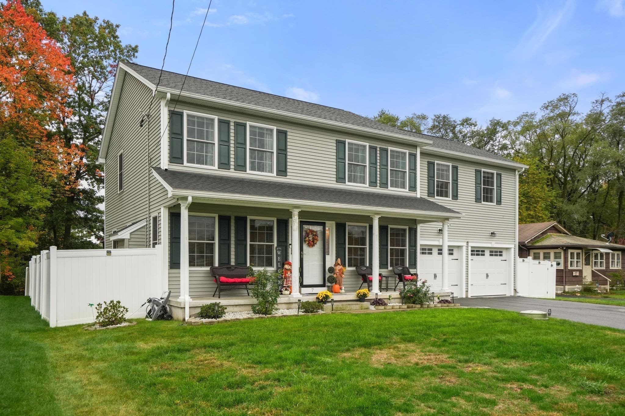 Single Family Residence at 7 Snowden St, Springfield MA 01119, photo 2 of 42