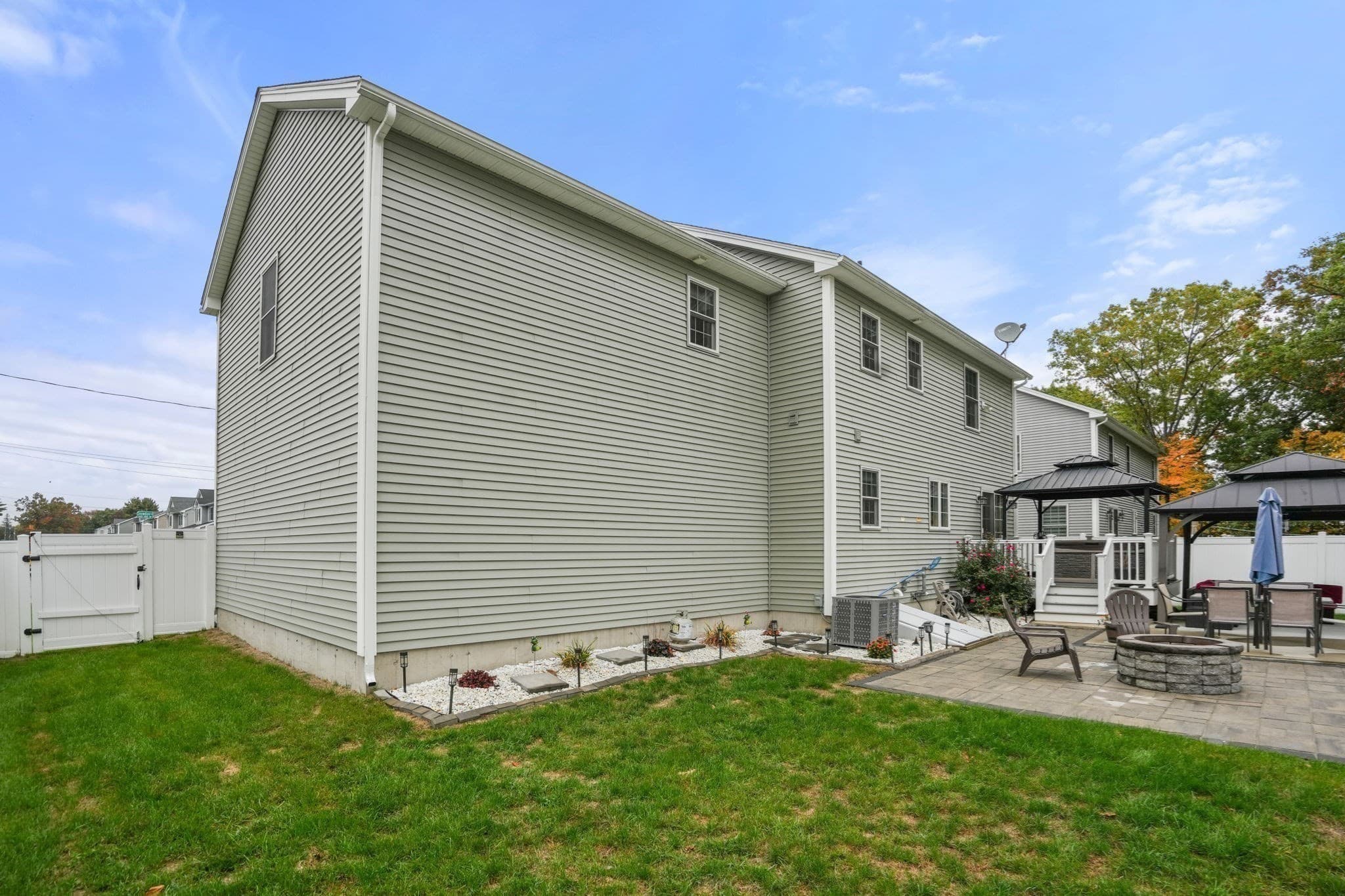 Single Family Residence at 7 Snowden St, Springfield MA 01119, photo 38 of 42