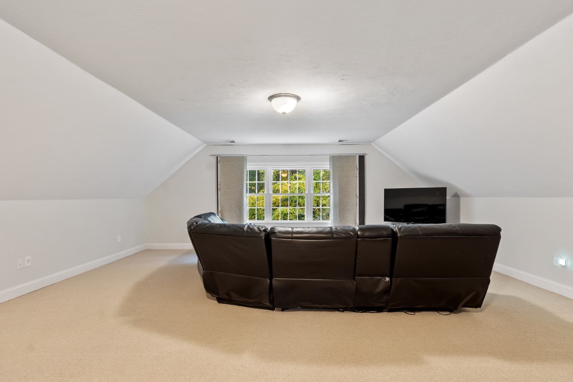 Single Family Residence at 448 Malden St., Holden MA 01520, photo 33 of 41