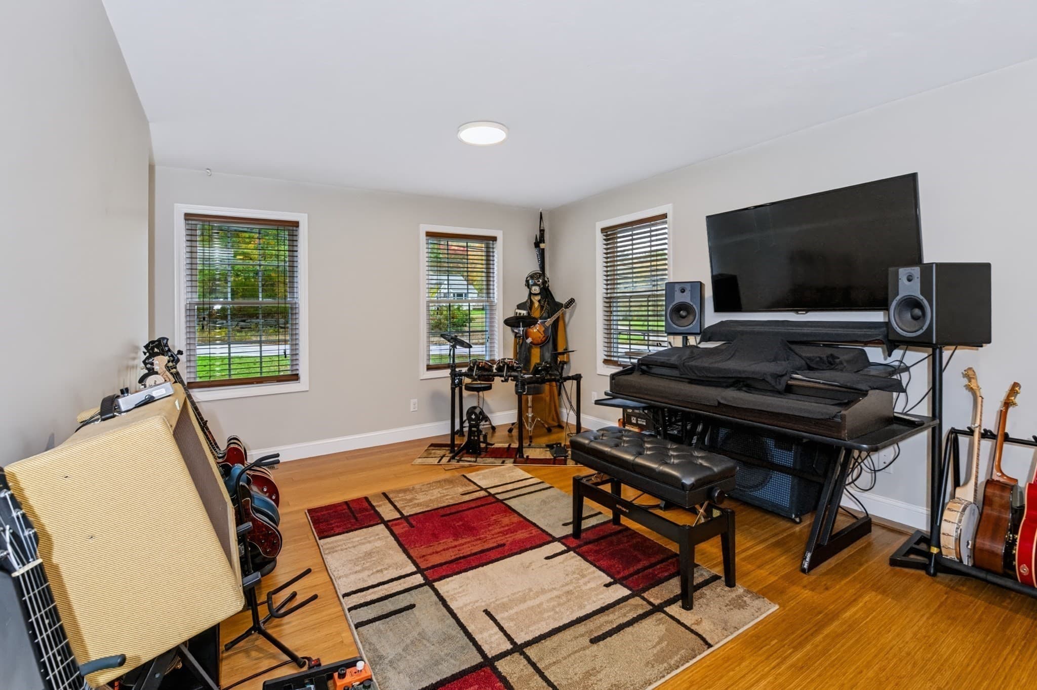Single Family Residence at 54 Lower Gore Road, Webster MA 01570, photo 12 of 34