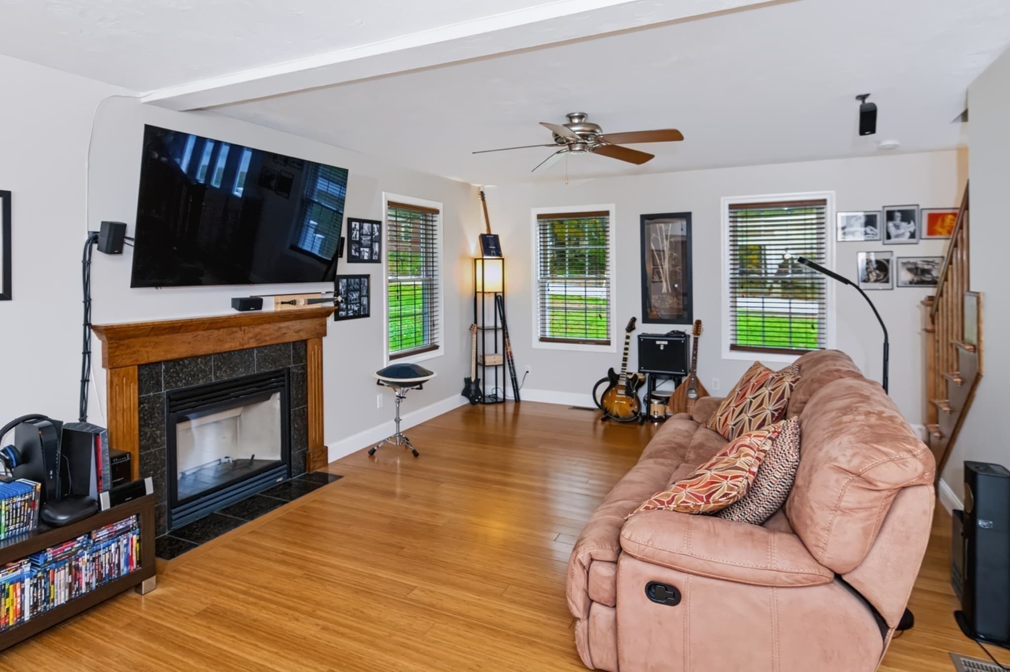 Single Family Residence at 54 Lower Gore Road, Webster MA 01570, photo 7 of 34