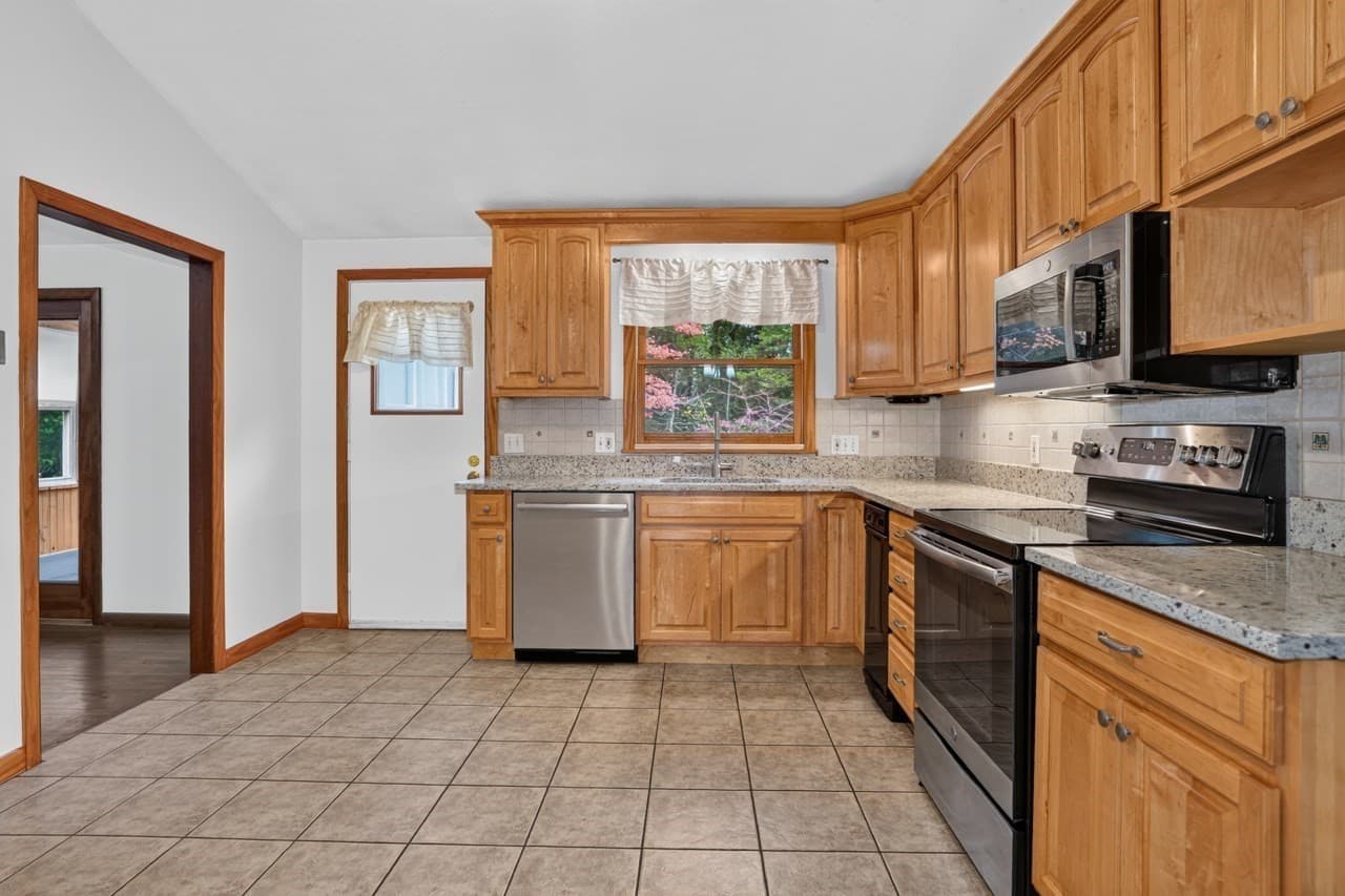 Single Family Residence at 10 Roundwood Rd, Natick MA 01760, Natick, photo 9 of 35