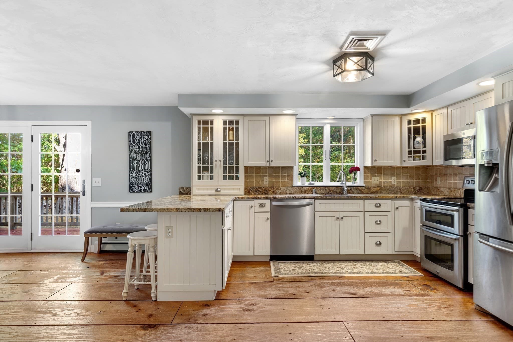 Single Family Residence at 30 Turner Drive, Bridgewater MA 02324, Bridgewater, photo 7 of 36
