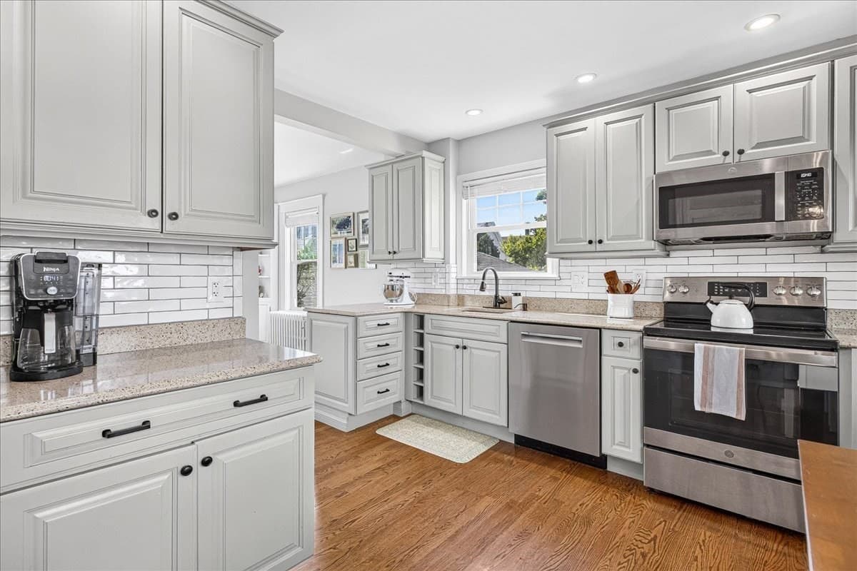 Single Family Residence at 8 Sunnyside Rd, Quincy MA 02169, Quincy, photo 12 of 40