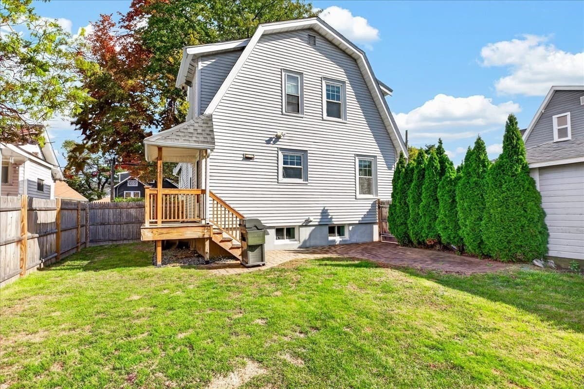 Single Family Residence at 8 Sunnyside Rd, Quincy MA 02169, Quincy, photo 33 of 40