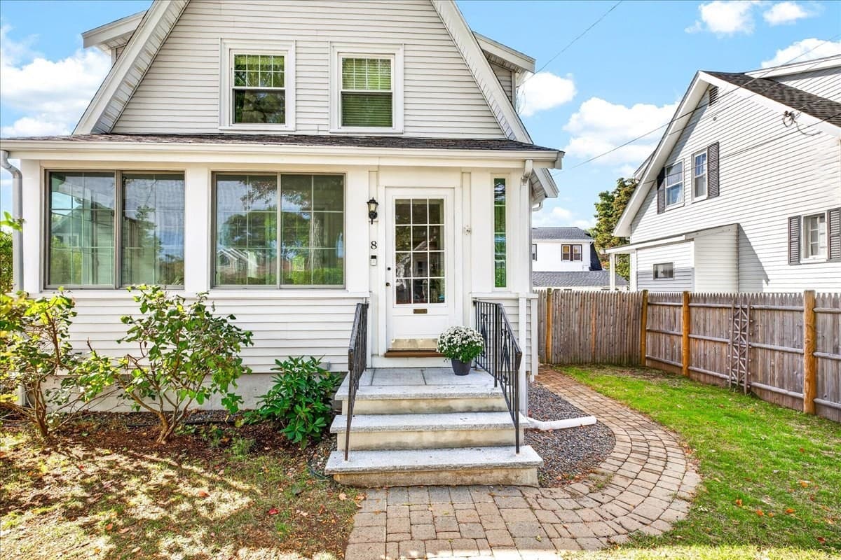 Single Family Residence at 8 Sunnyside Rd, Quincy MA 02169, Quincy, photo 4 of 40