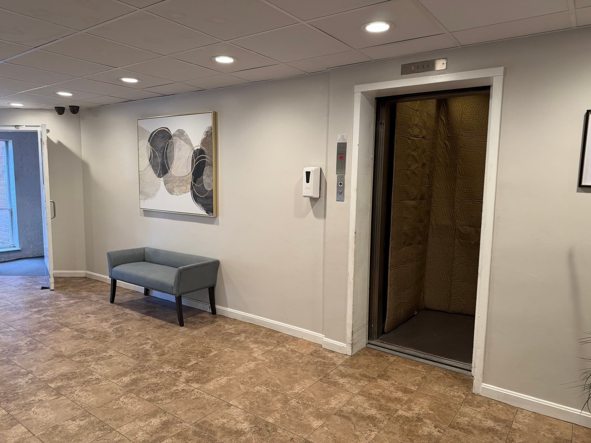 Condominium at 50 Broadlawn # 502, Brookline MA 02467, photo 2 of 27