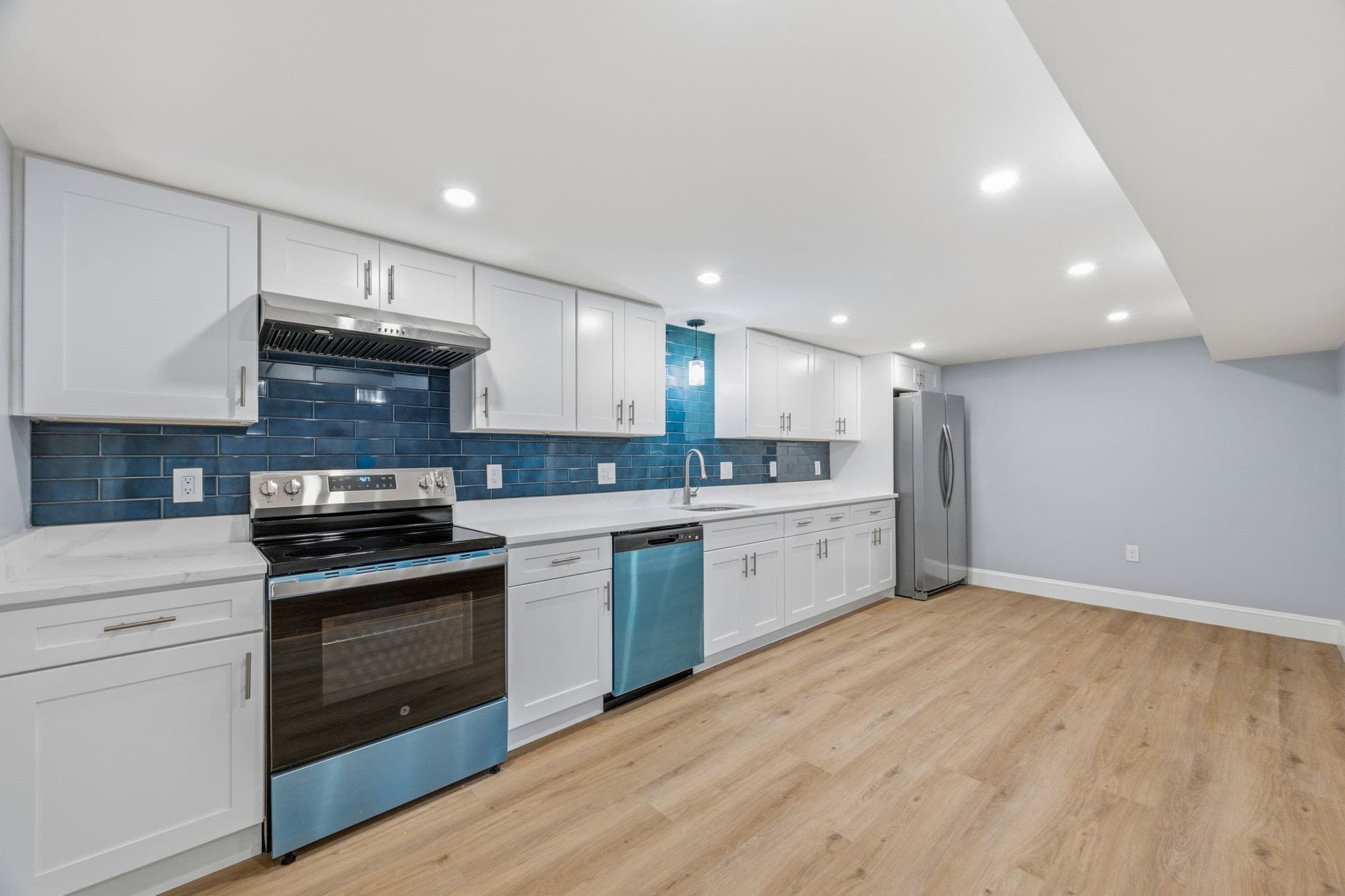 Condominium at 116 Washington St # 116, Melrose MA 02176, Melrose, photo 7 of 34