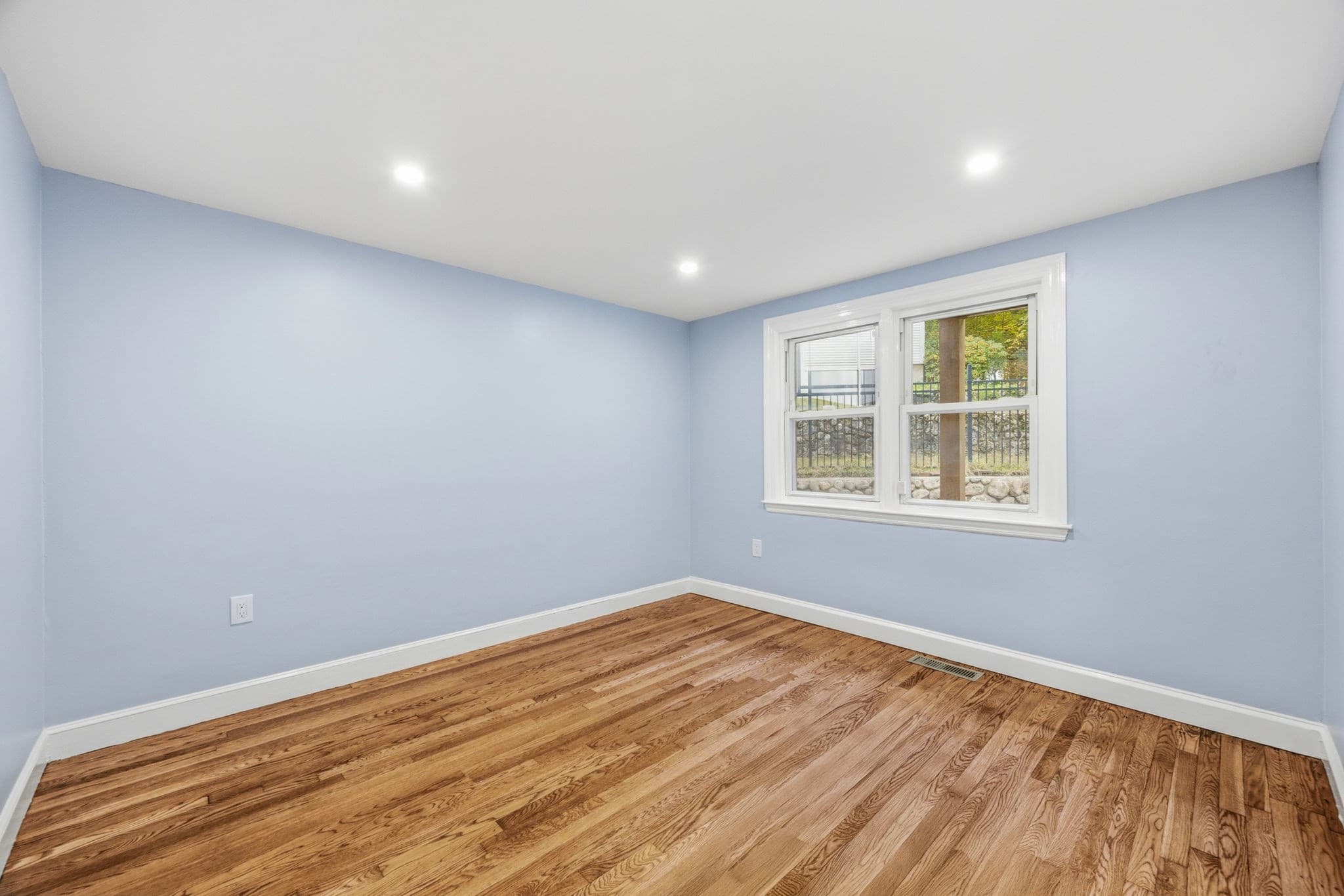 Condominium at 116 Washington St # 116, Melrose MA 02176, Melrose, photo 15 of 34