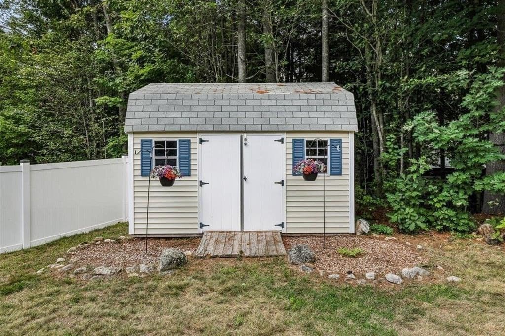 Single Family Residence at 110 Middle Rd, Deerfield NH 03037, Deerfield, photo 6 of 42
