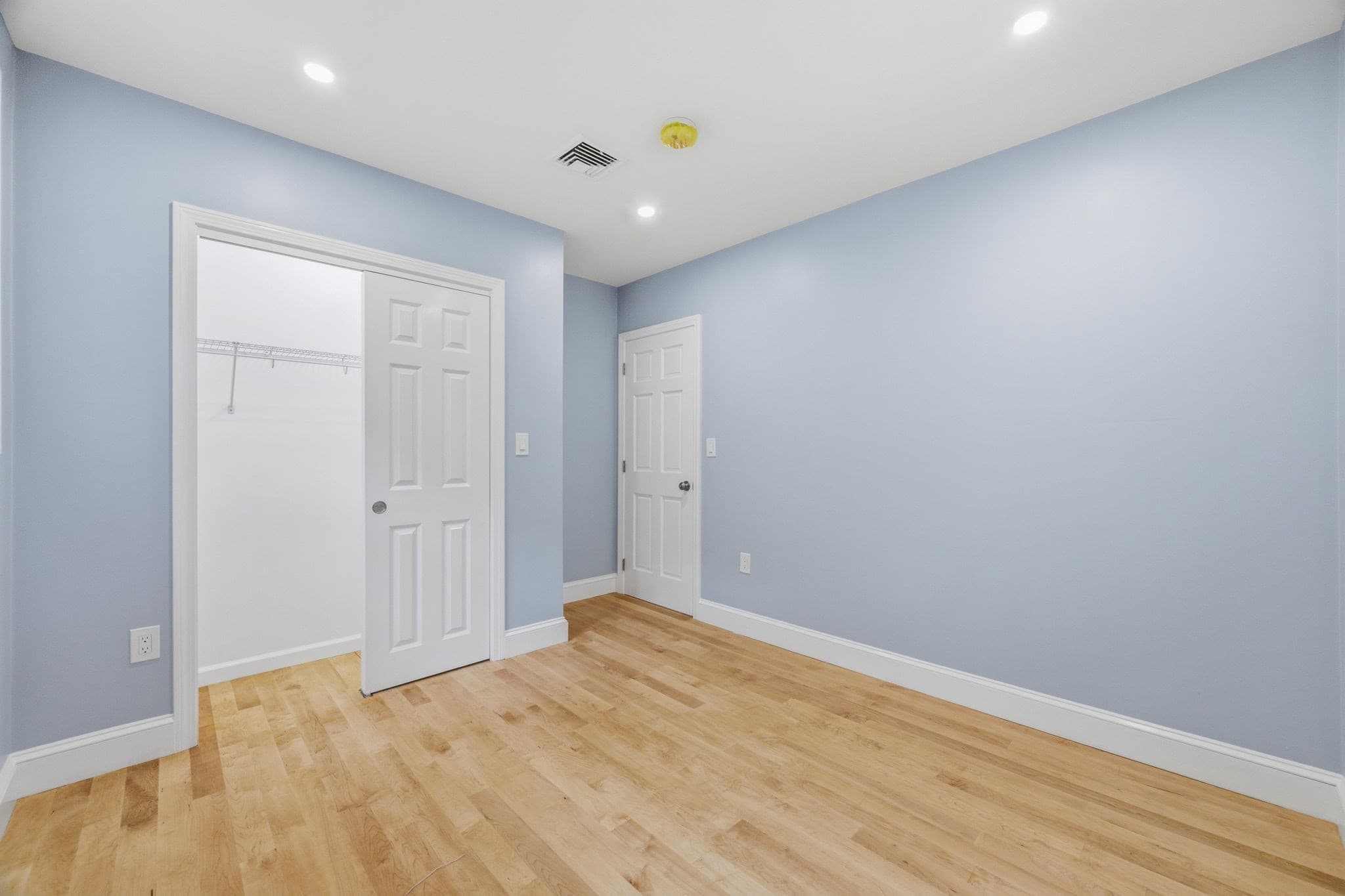 Condominium at 118 Washington St # 118, Melrose MA 02176, Melrose, photo 16 of 34