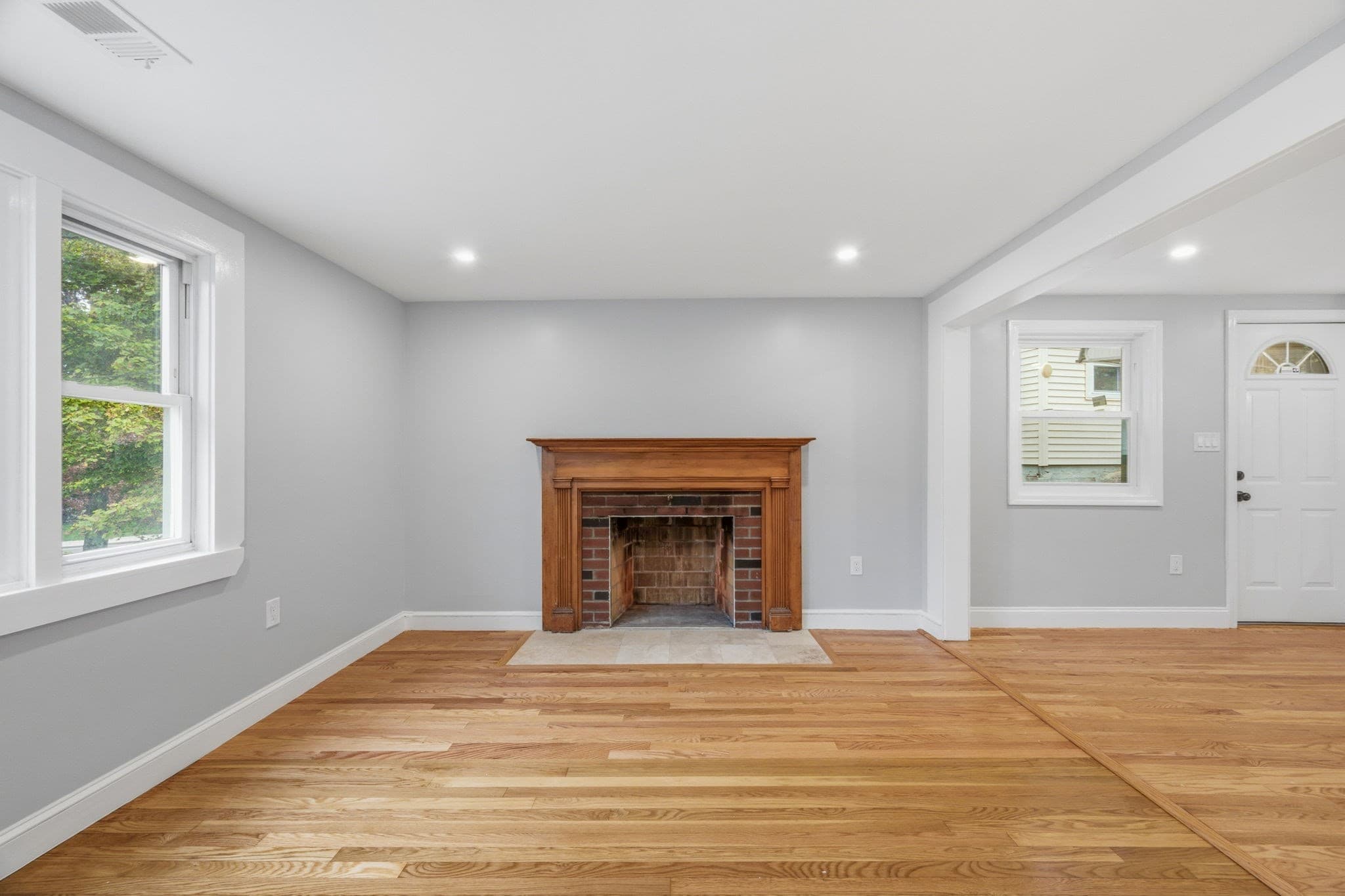 Condominium at 118 Washington St # 118, Melrose MA 02176, Melrose, photo 7 of 34