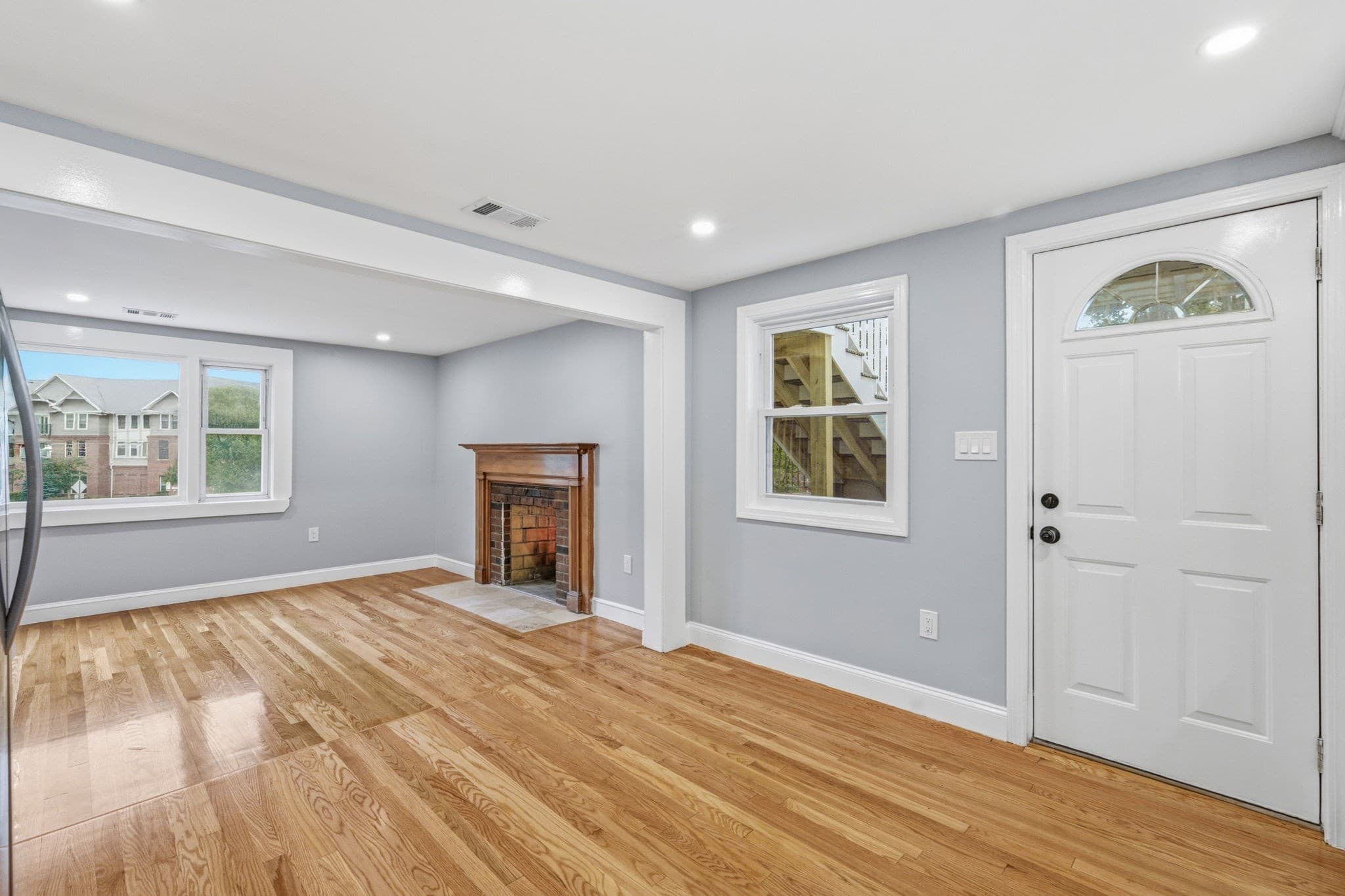 Condominium at 118 Washington St # 118, Melrose MA 02176, Melrose, photo 3 of 34
