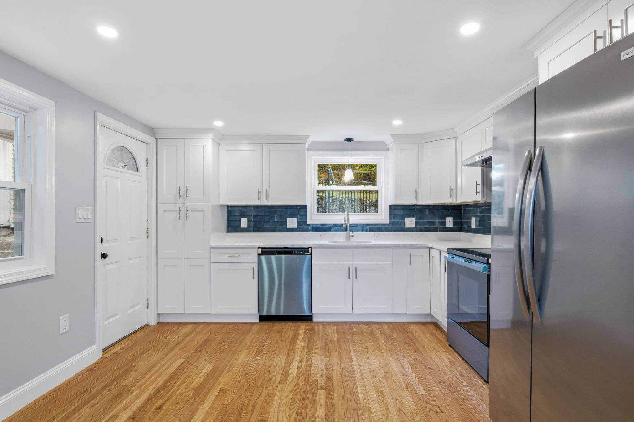 Condominium at 118 Washington St # 118, Melrose MA 02176, Melrose, photo 5 of 34