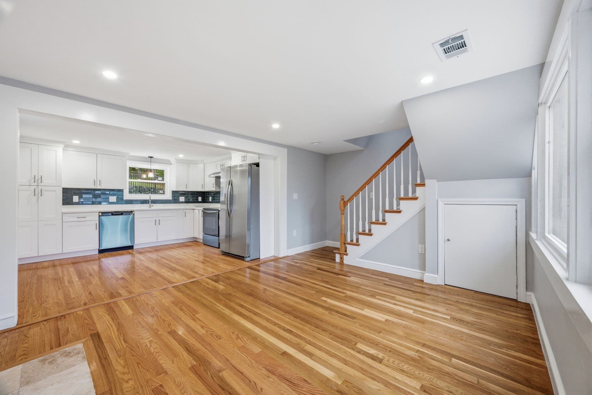 Condominium at 118 Washington St # 118, Melrose MA 02176, Melrose, photo 9 of 34