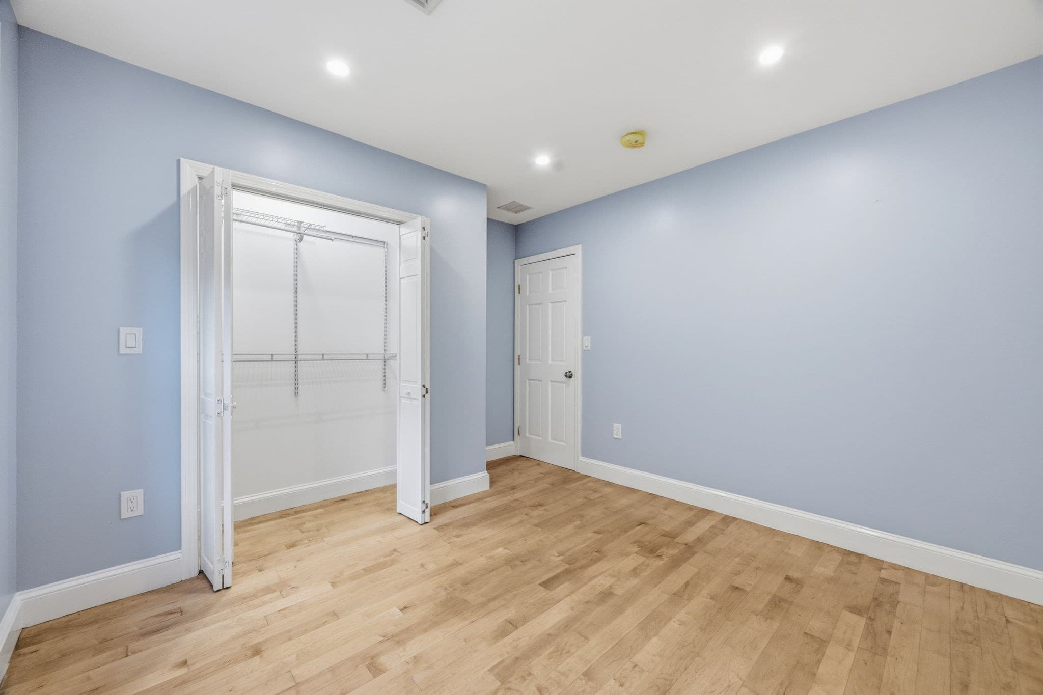 Condominium at 118 Washington St # 118, Melrose MA 02176, Melrose, photo 18 of 34