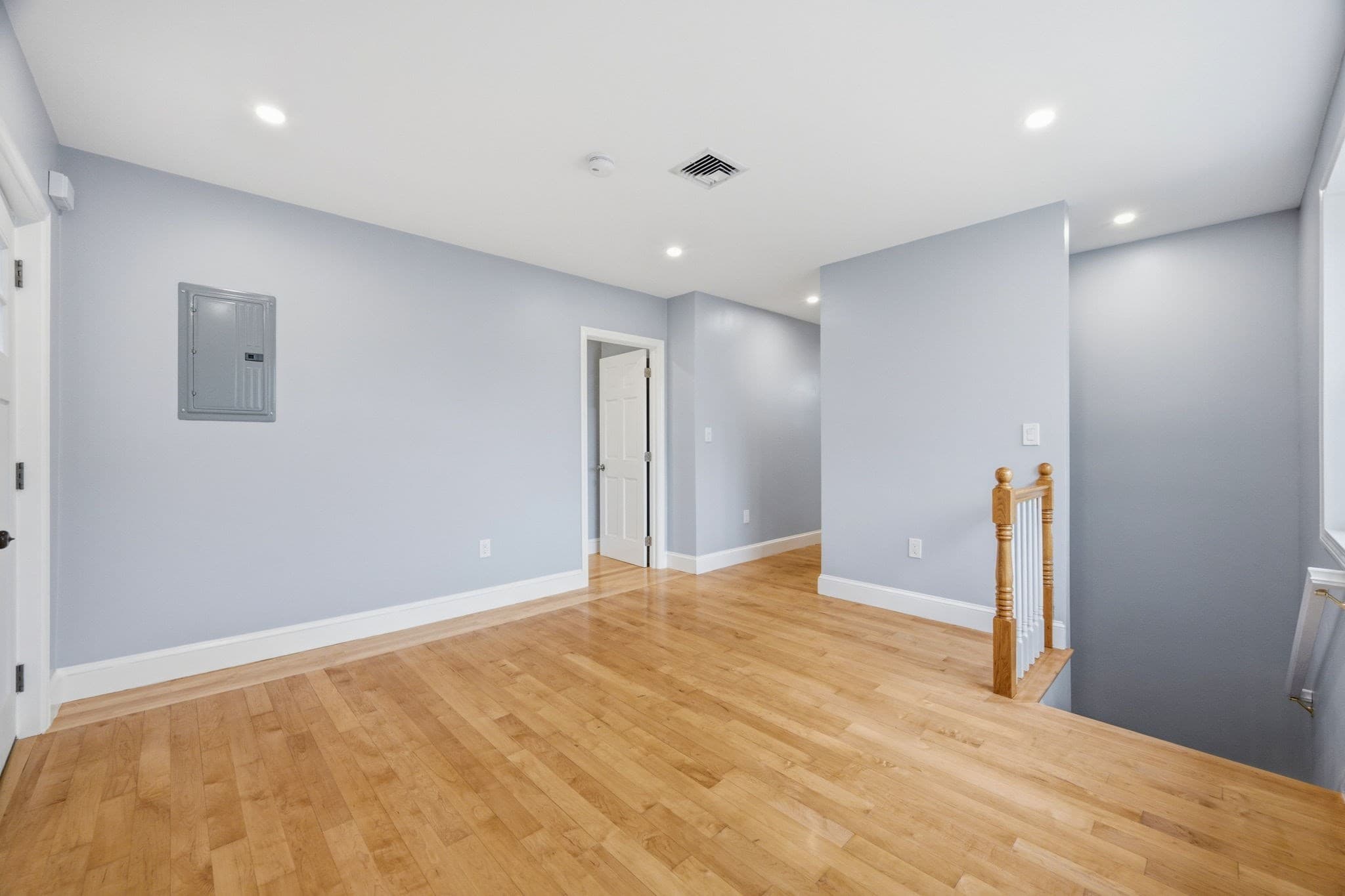 Condominium at 118 Washington St # 118, Melrose MA 02176, Melrose, photo 11 of 34