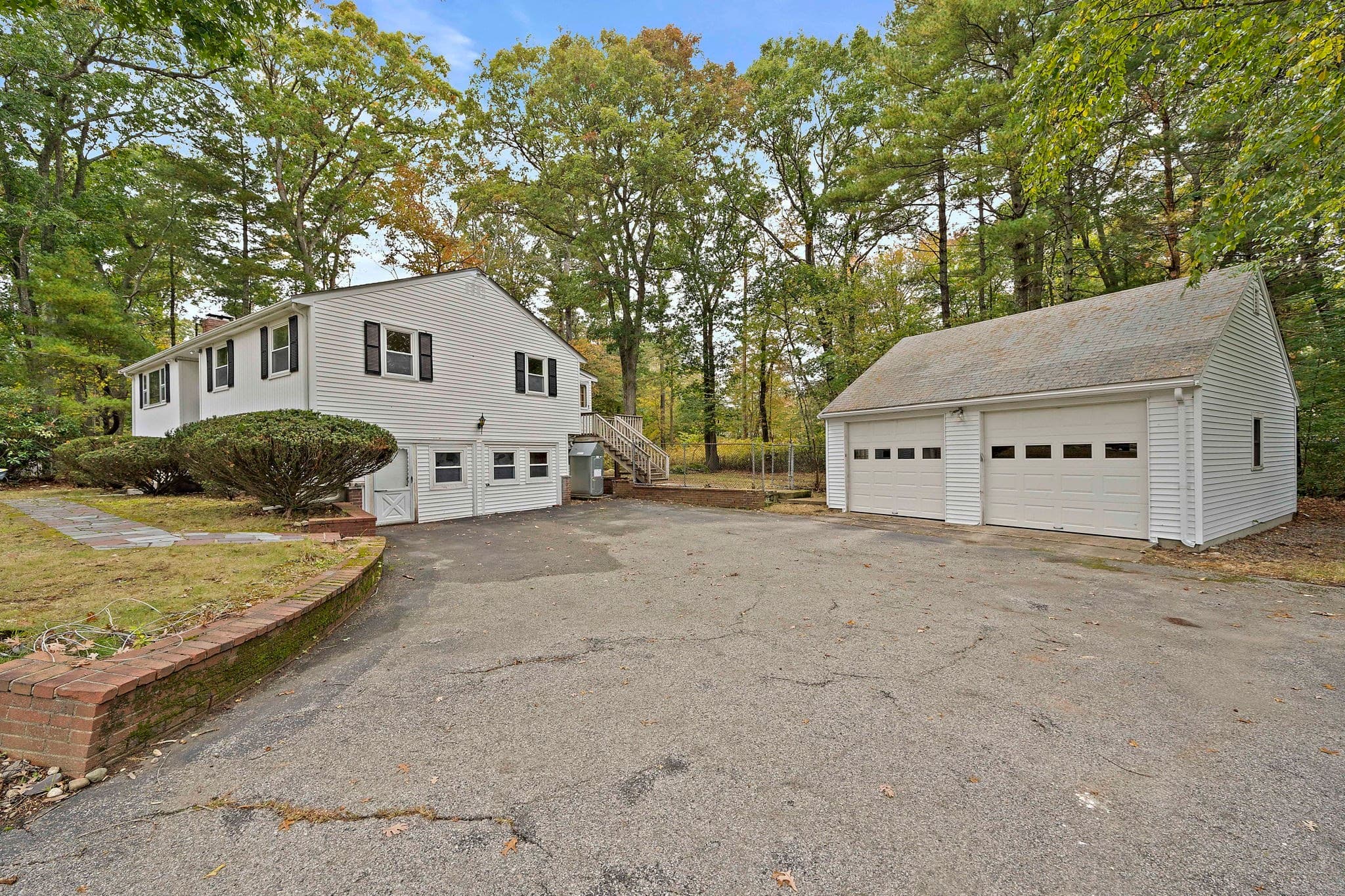 Single Family Residence at 23 Acorn Circle, Hanover MA 02339, photo 2 of 42