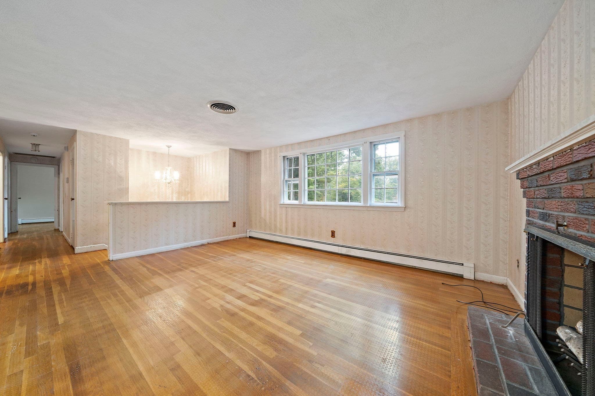 Single Family Residence at 23 Acorn Circle, Hanover MA 02339, photo 13 of 42