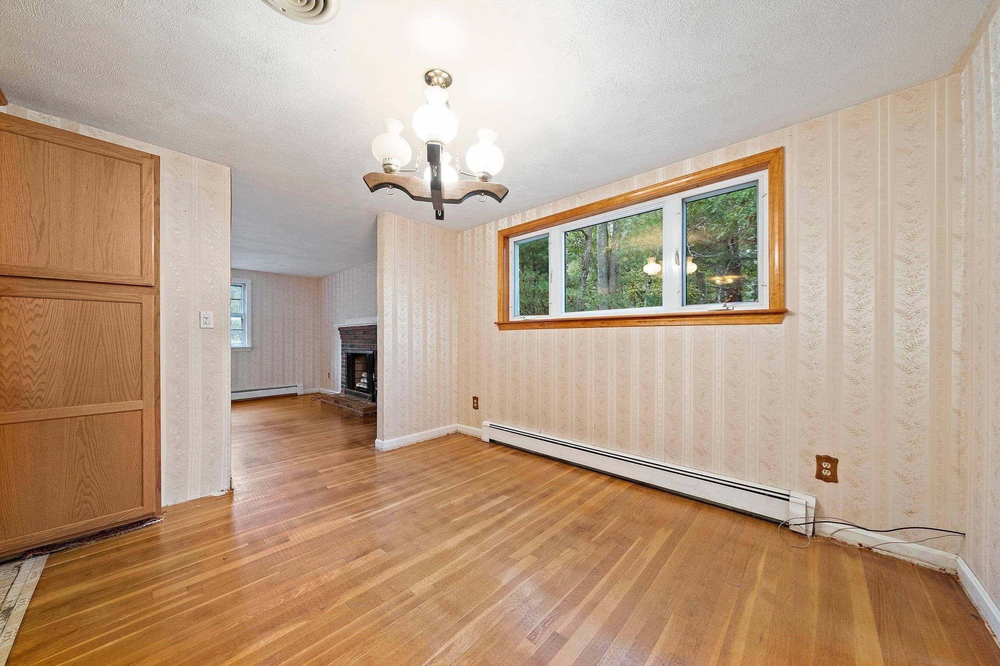 Single Family Residence at 23 Acorn Circle, Hanover MA 02339, photo 11 of 42