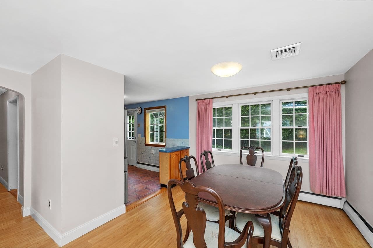 Single Family Residence at 265 Temple Road, Waltham MA 02452, Waltham, photo 23 of 34