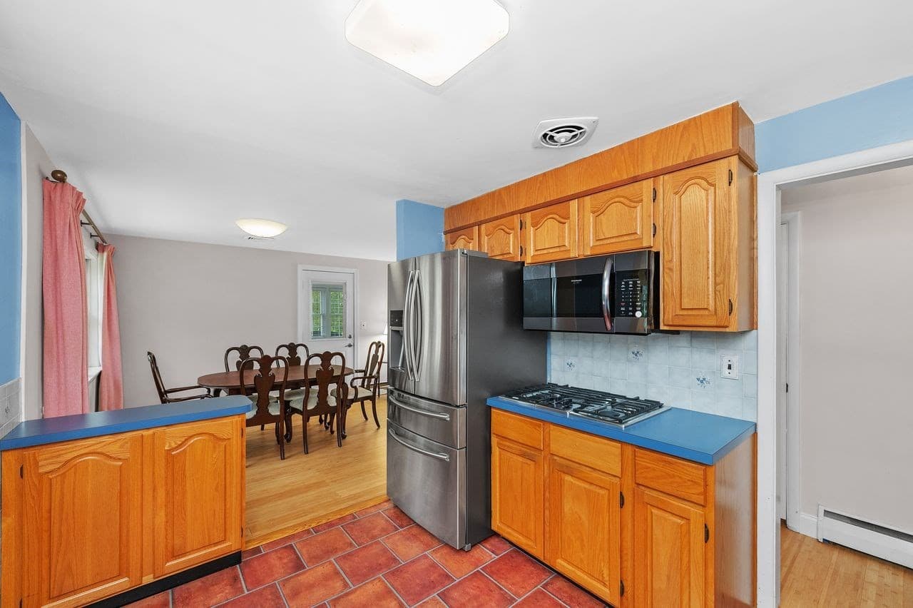 Single Family Residence at 265 Temple Road, Waltham MA 02452, Waltham, photo 27 of 34