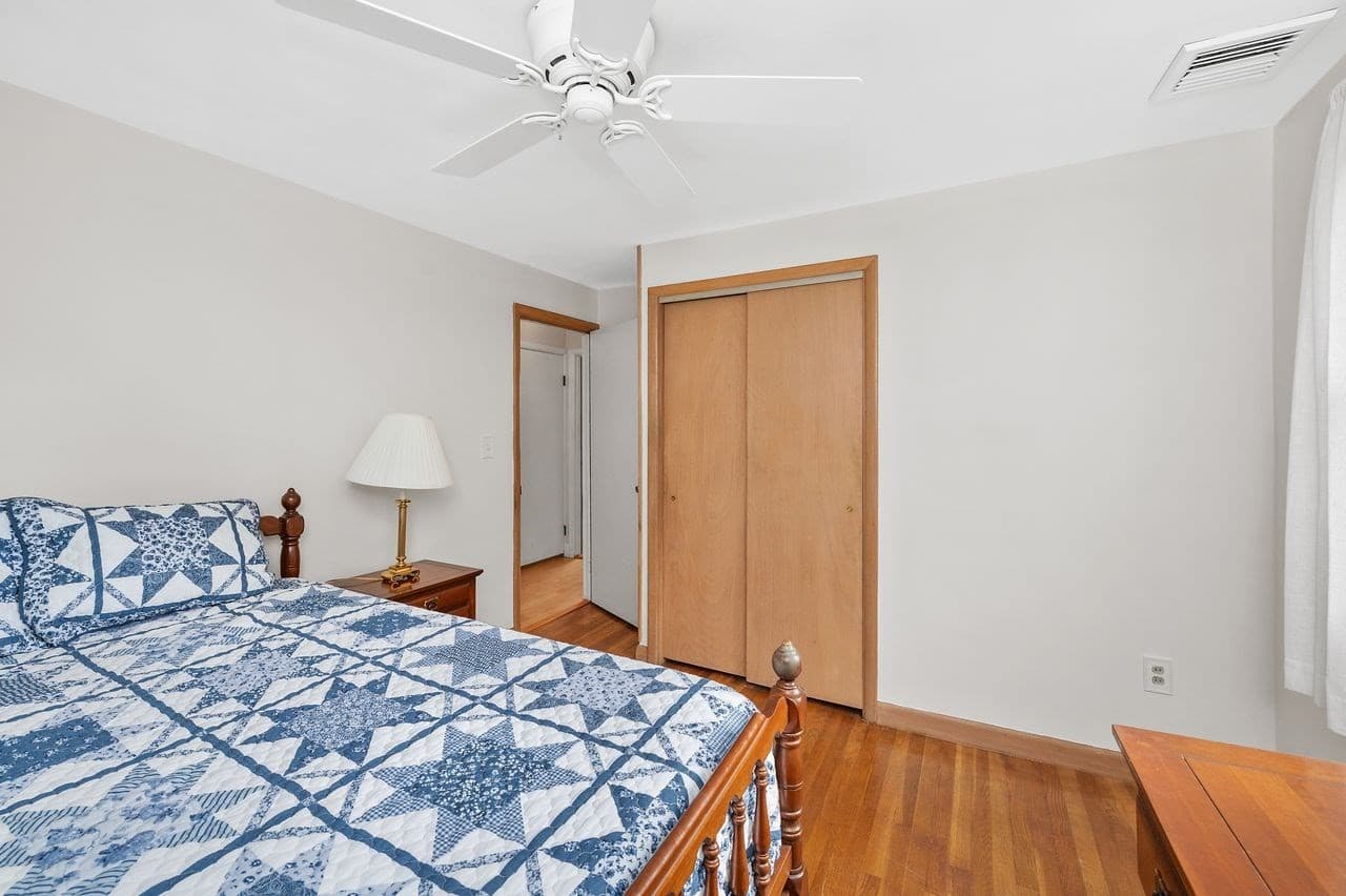 Single Family Residence at 265 Temple Road, Waltham MA 02452, Waltham, photo 13 of 34
