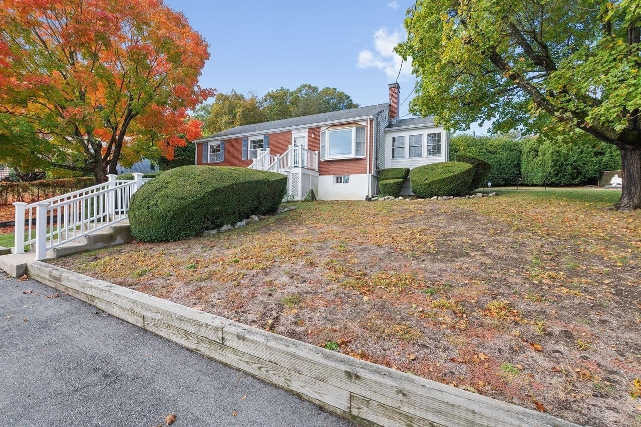 Single Family Residence at 265 Temple Road, Waltham MA 02452, Waltham, photo 3 of 34