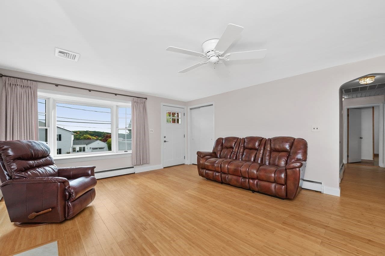 Single Family Residence at 265 Temple Road, Waltham MA 02452, Waltham, photo 5 of 34