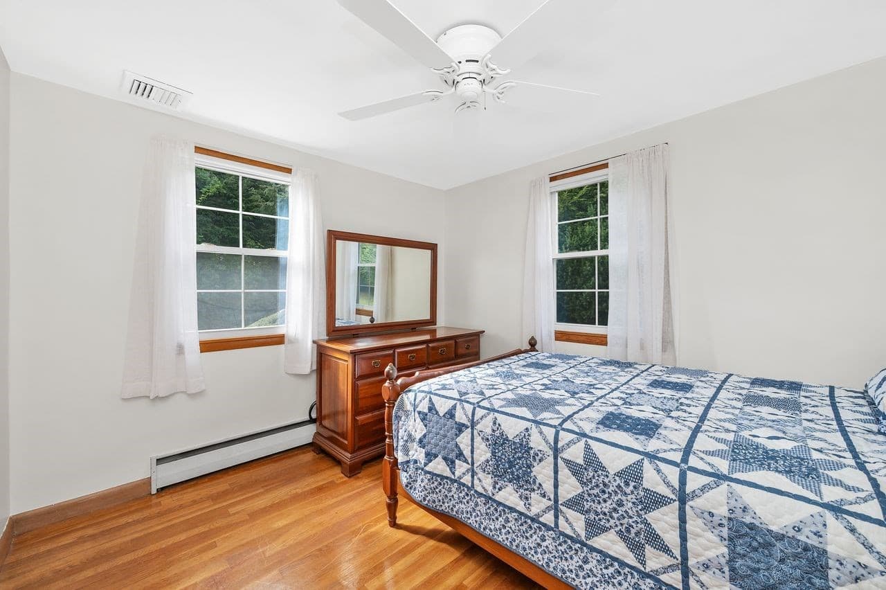 Single Family Residence at 265 Temple Road, Waltham MA 02452, Waltham, photo 11 of 34