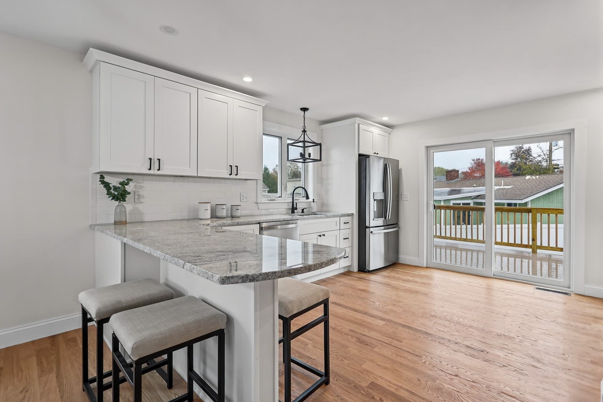 Single Family Residence at 11 Bennington, Haverhill MA 01832, photo 6 of 37