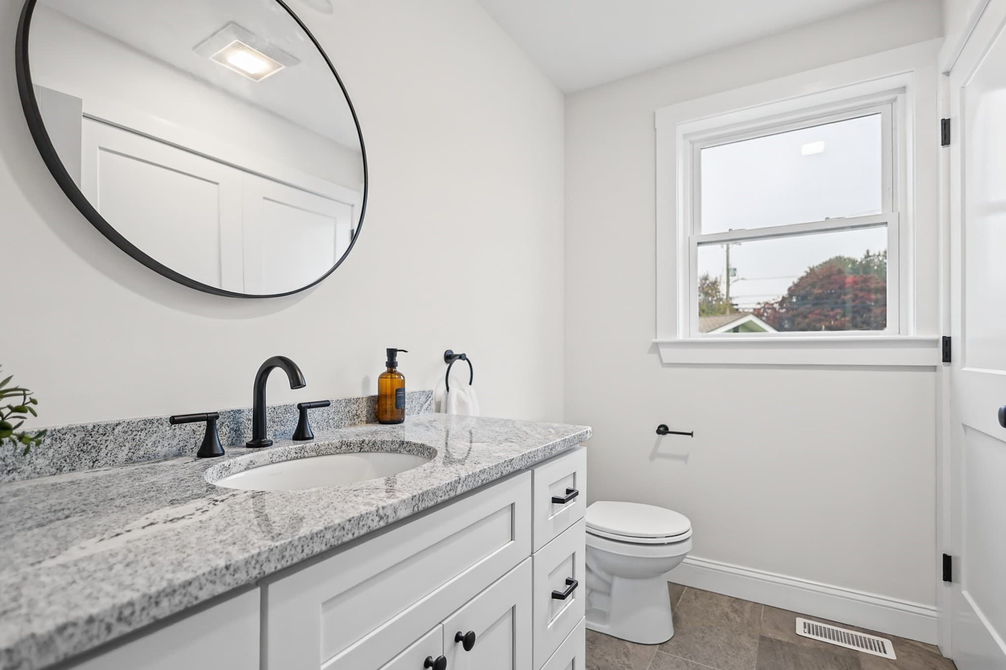 Single Family Residence at 11 Bennington, Haverhill MA 01832, photo 17 of 37
