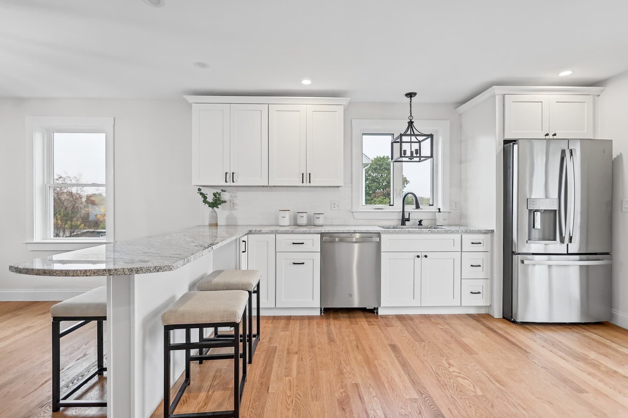 Single Family Residence at 11 Bennington, Haverhill MA 01832, photo 7 of 37