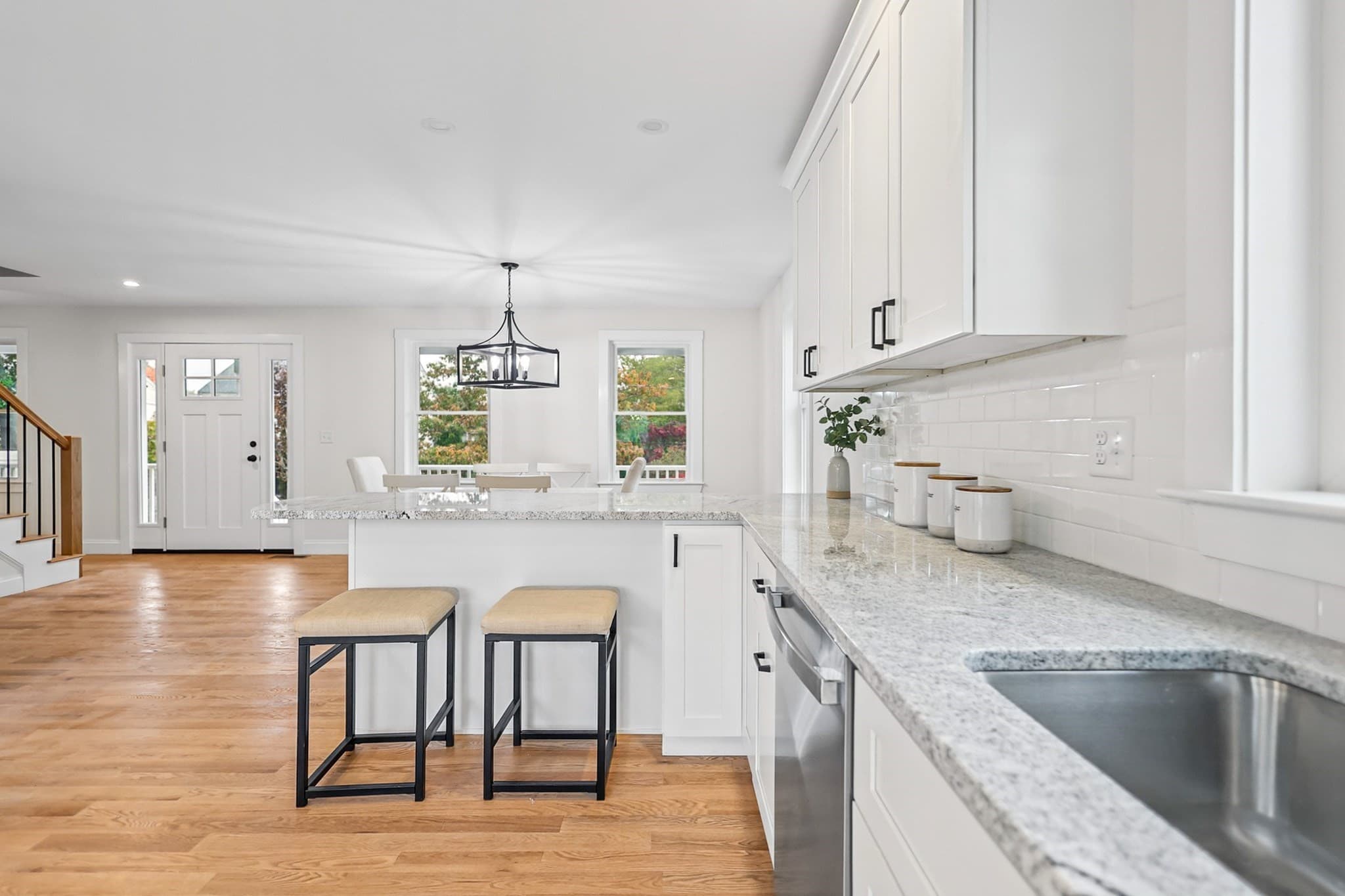 Single Family Residence at 11 Bennington, Haverhill MA 01832, photo 9 of 37