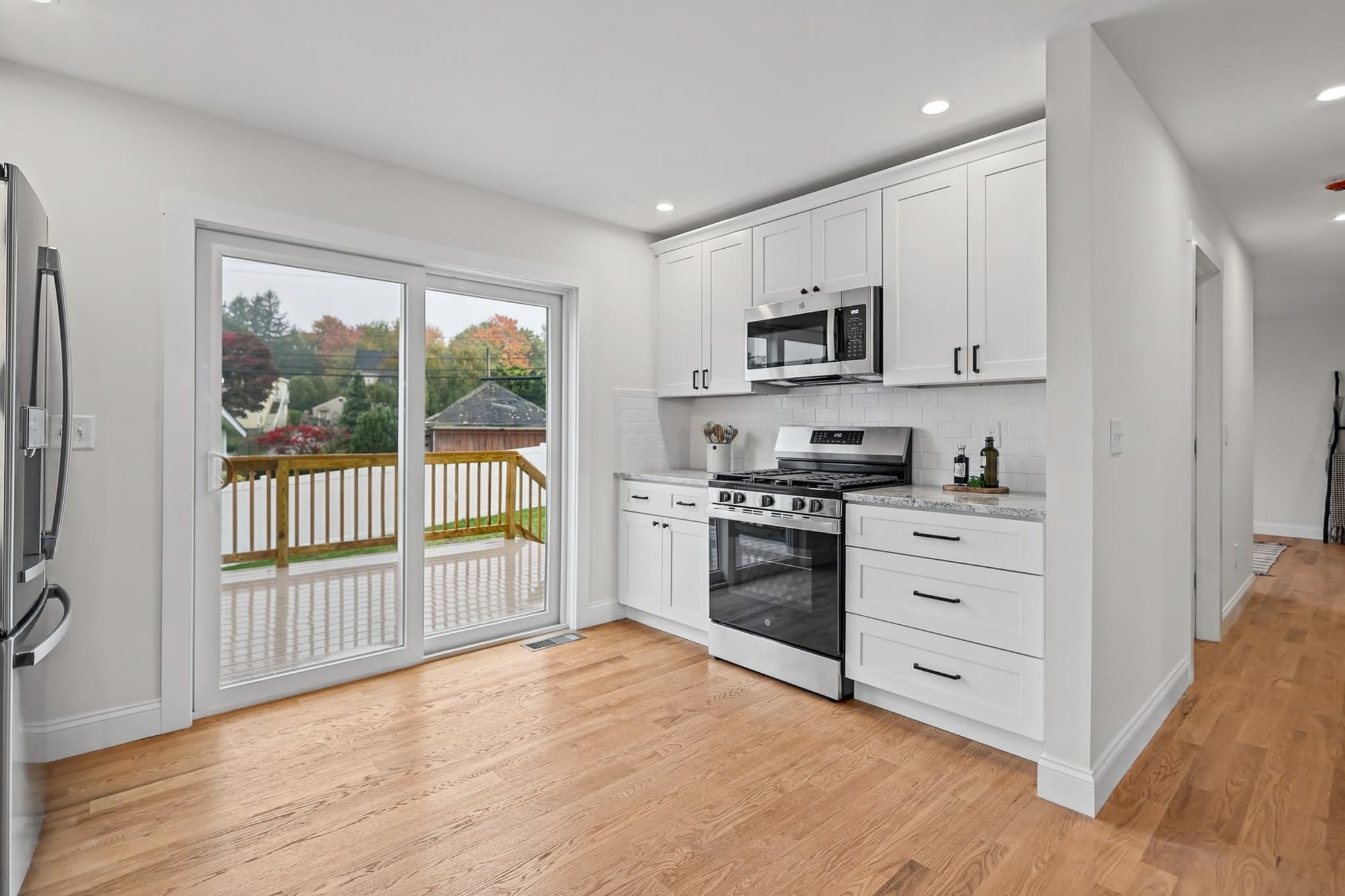 Single Family Residence at 11 Bennington, Haverhill MA 01832, photo 8 of 37