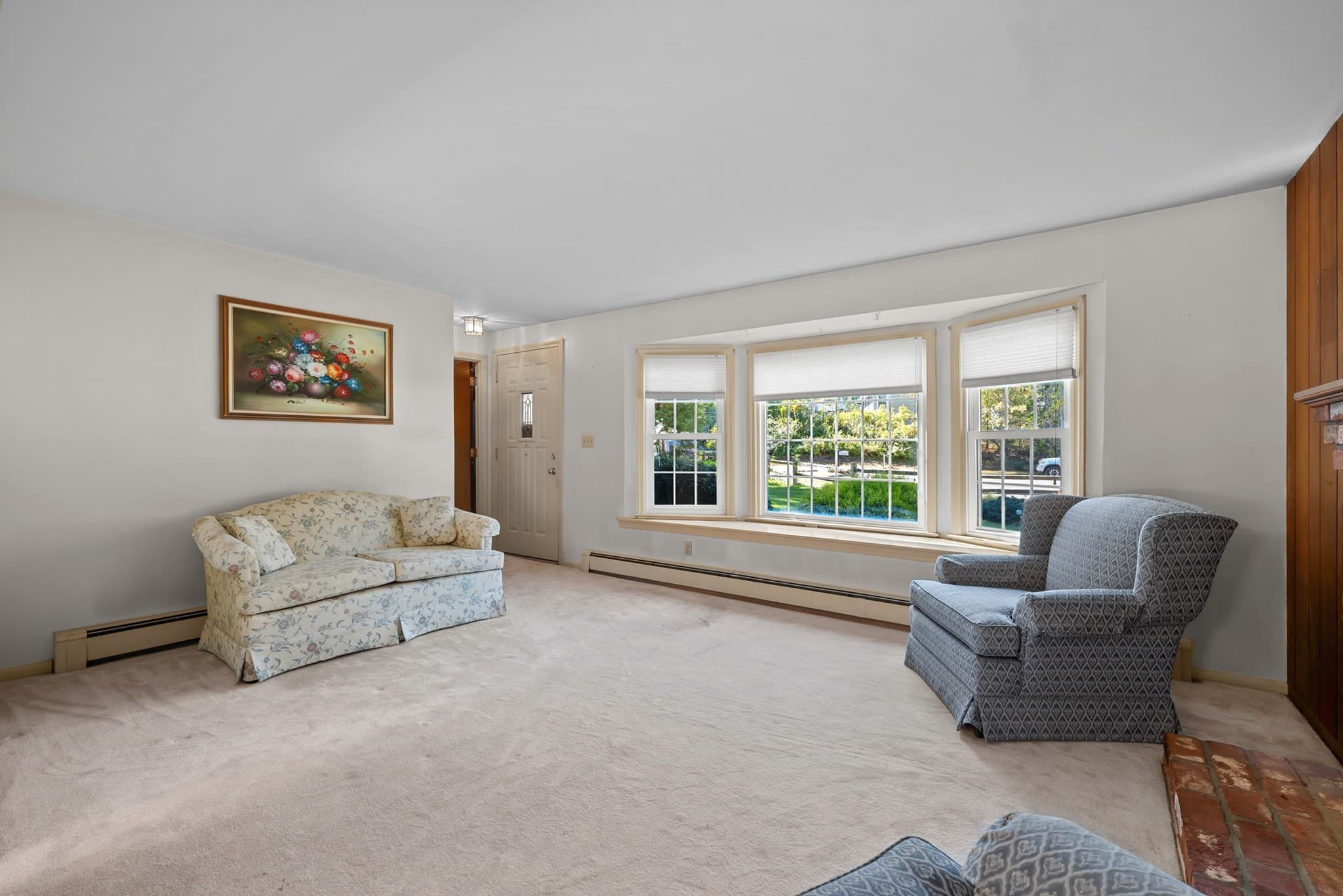 Single Family Residence at 42 Pinebrook Lane, Holden MA 01520, photo 3 of 32