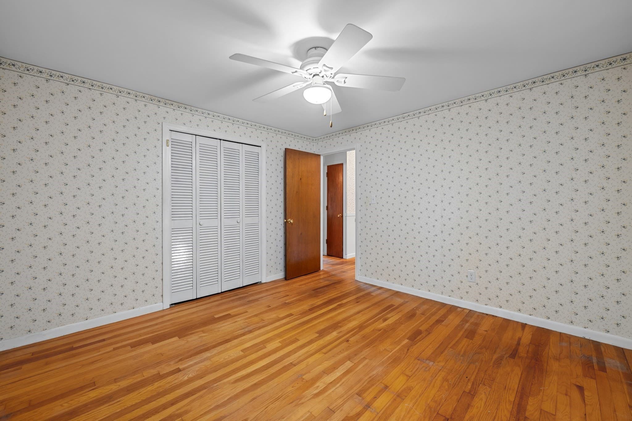 Single Family Residence at 42 Pinebrook Lane, Holden MA 01520, photo 14 of 32