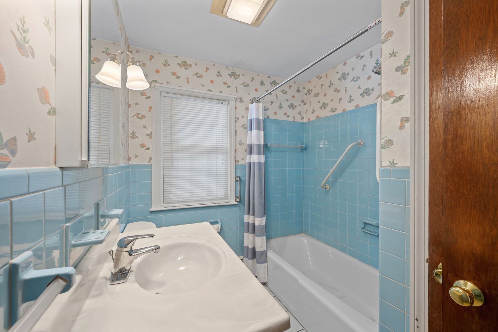 Single Family Residence at 42 Pinebrook Lane, Holden MA 01520, photo 19 of 32