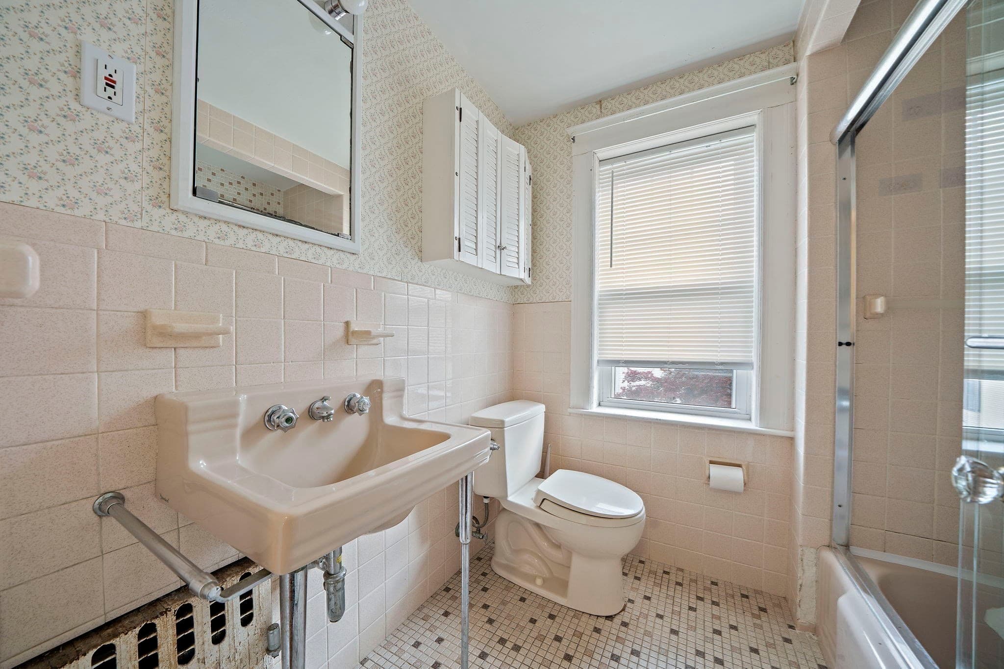 Single Family Residence at 6 Rowe St, Milton MA 02186, photo 20 of 32