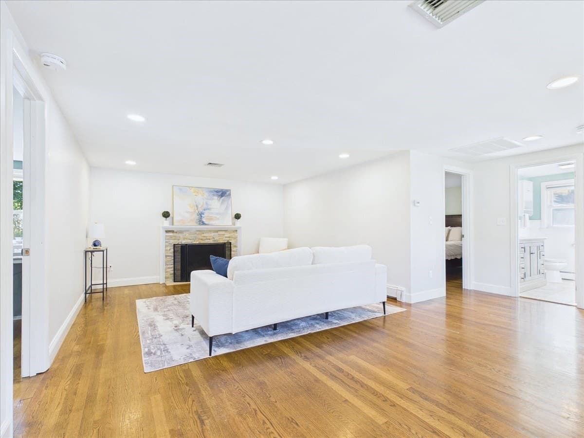 Single Family Residence at 2 Judith Rd., Easton MA 02356, photo 9 of 25