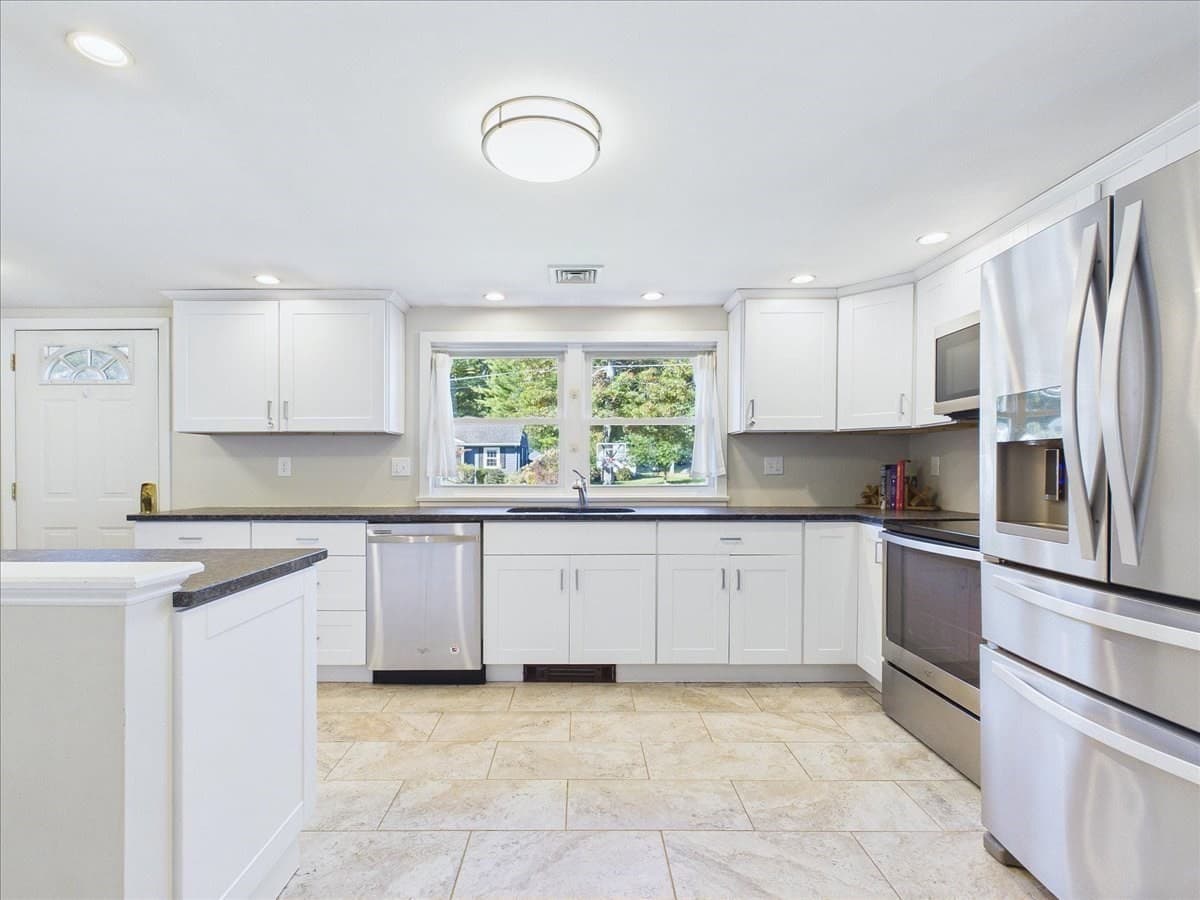 Single Family Residence at 2 Judith Rd., Easton MA 02356, photo 8 of 25