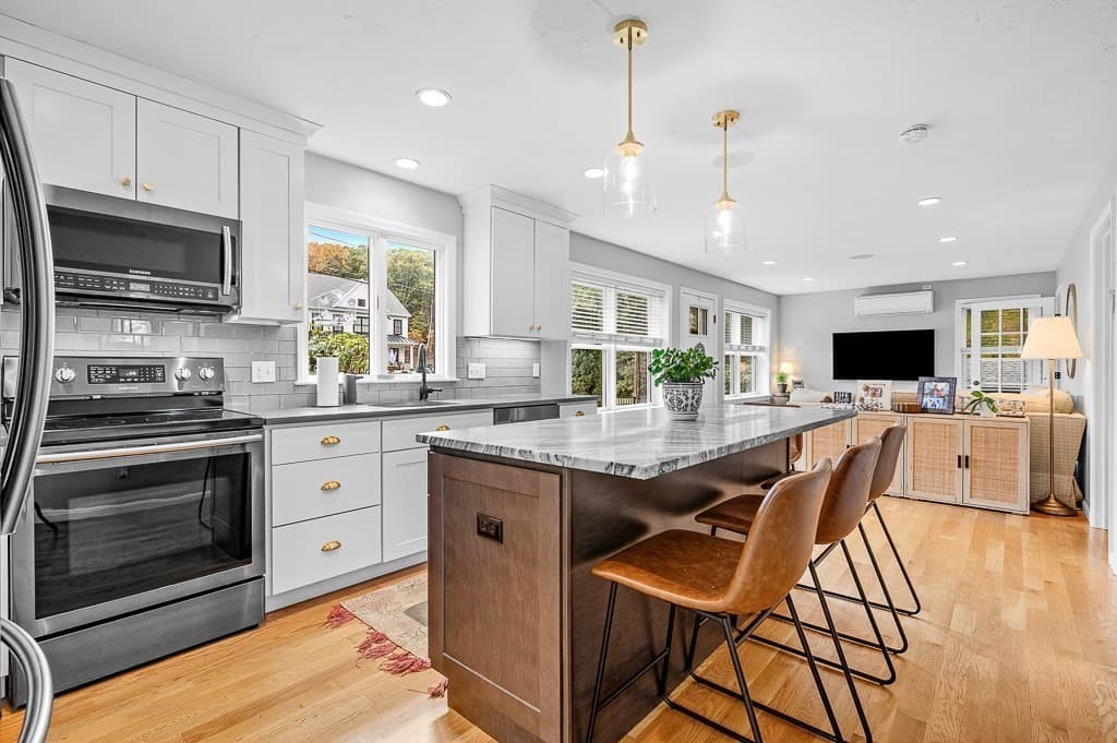 Single Family Residence at 72 Crawford Street, Northborough MA 01532, photo 2 of 26