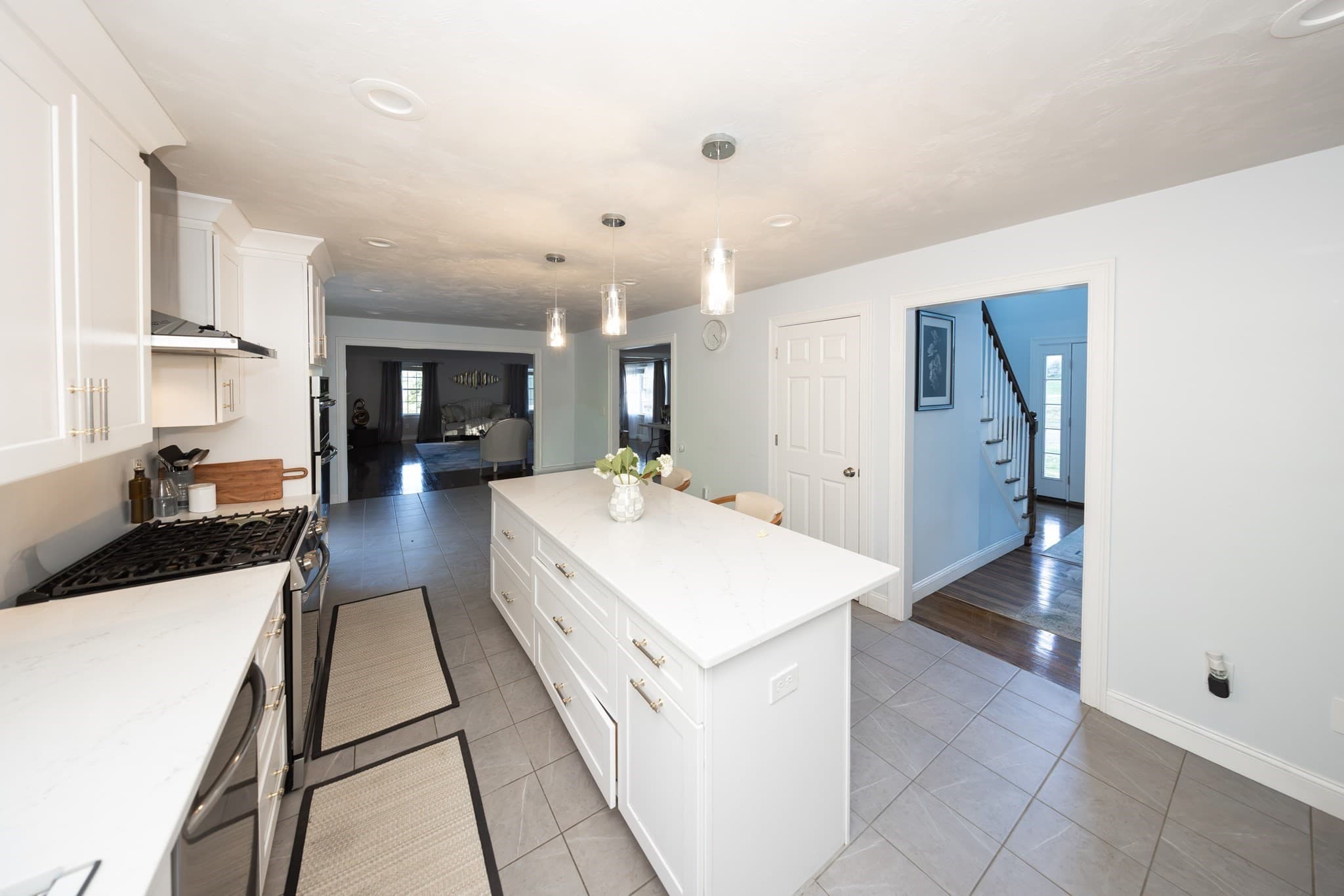 Single Family Residence at 9 Arrowhead Way, Rutland MA 01543, photo 6 of 30