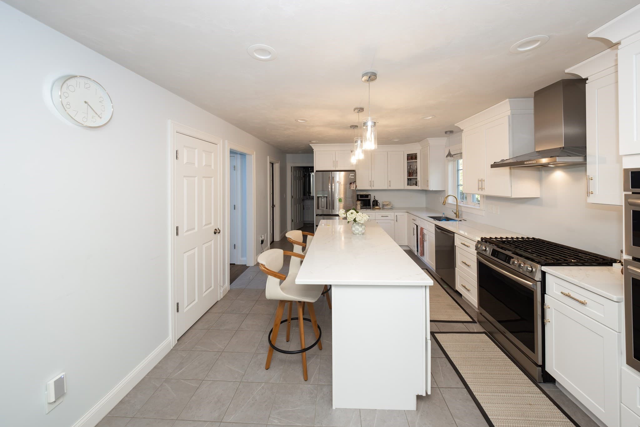 Single Family Residence at 9 Arrowhead Way, Rutland MA 01543, photo 4 of 30