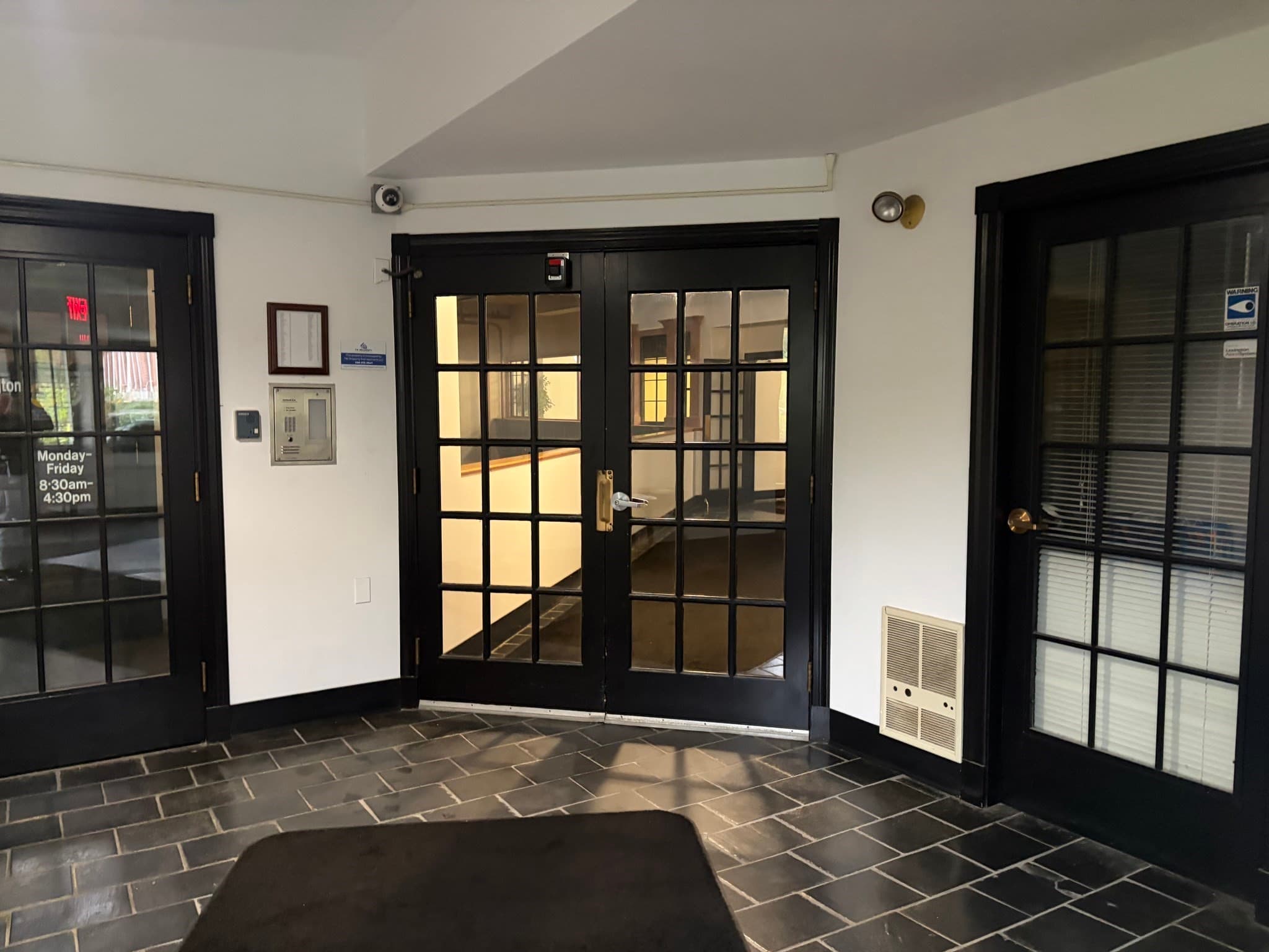 Condominium at 1475 Massachusetts # 237, Lexington MA 02420, photo 5 of 21