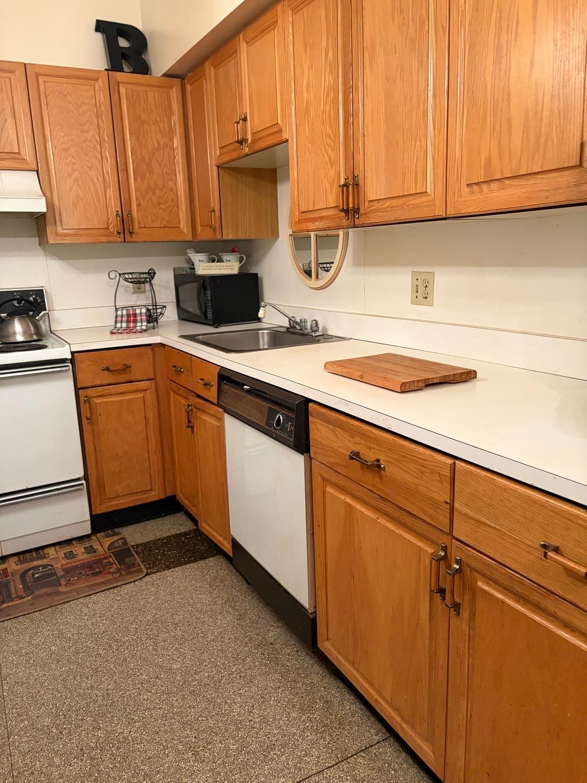 Condominium at 1475 Massachusetts # 237, Lexington MA 02420, photo 8 of 21