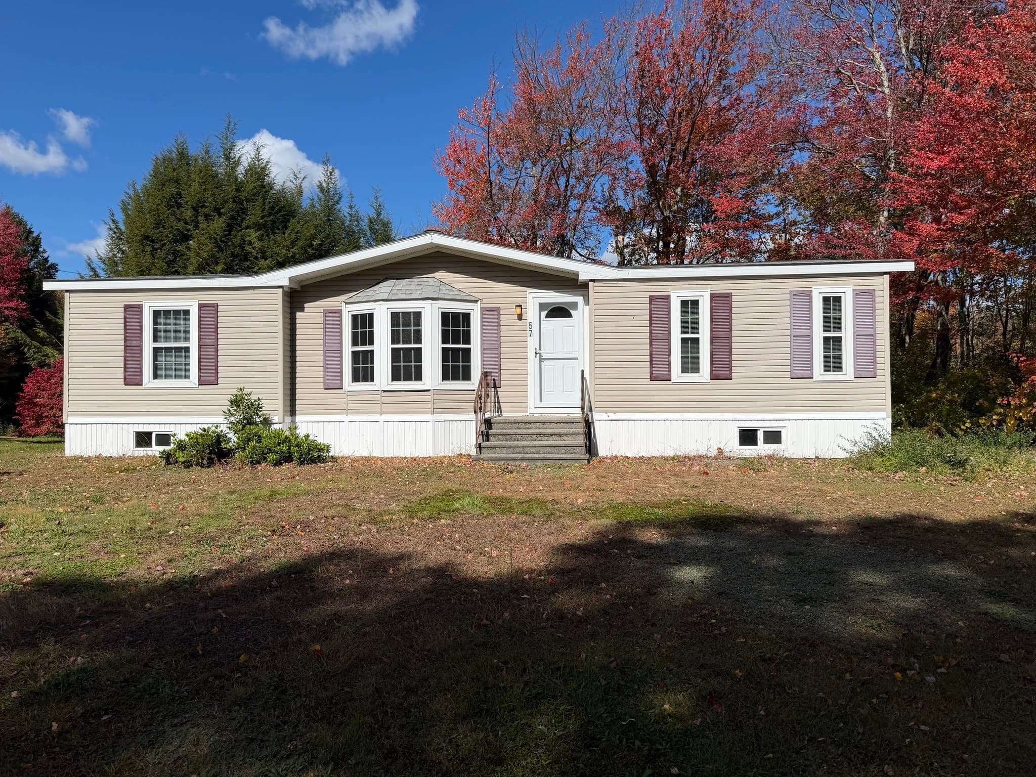 57 Vaillancourt Dr, New Ipswich NH 03071