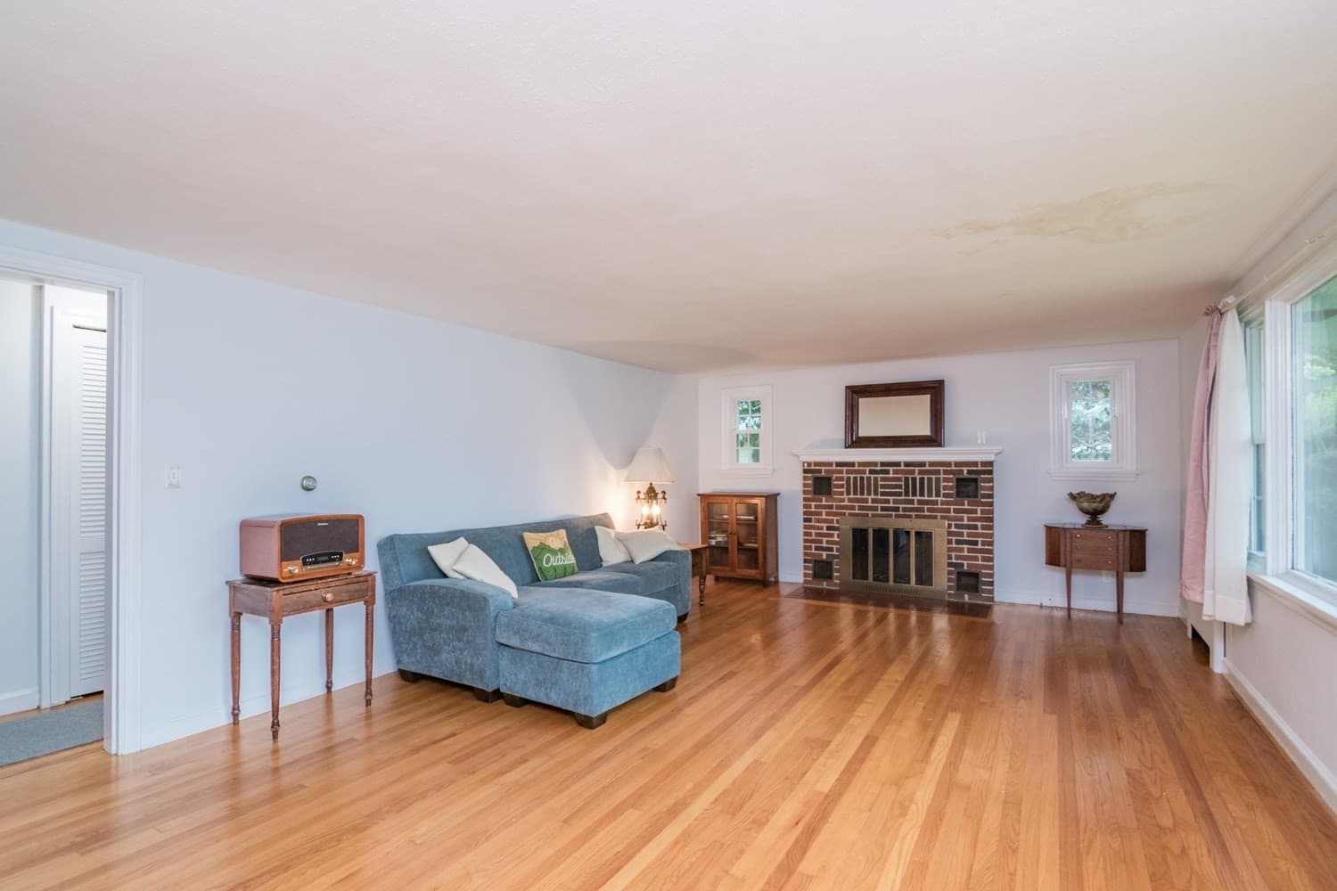 Single Family Residence at 23 Gleason Rd, Northampton MA 01060, photo 2 of 25