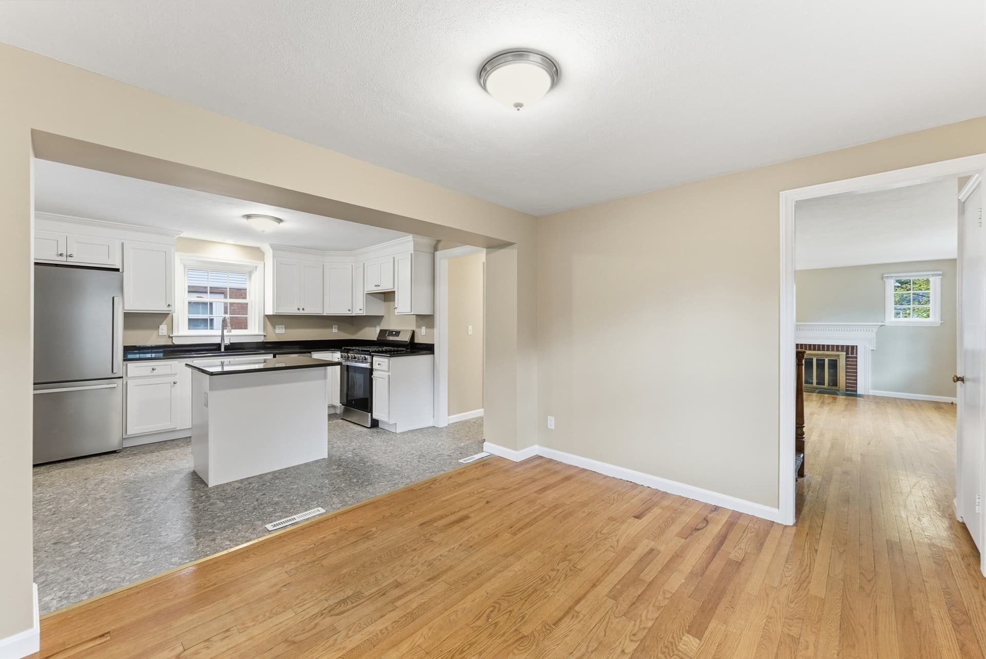 Single Family Residence at 6 Bennington St, Springfield MA 01108, photo 12 of 42