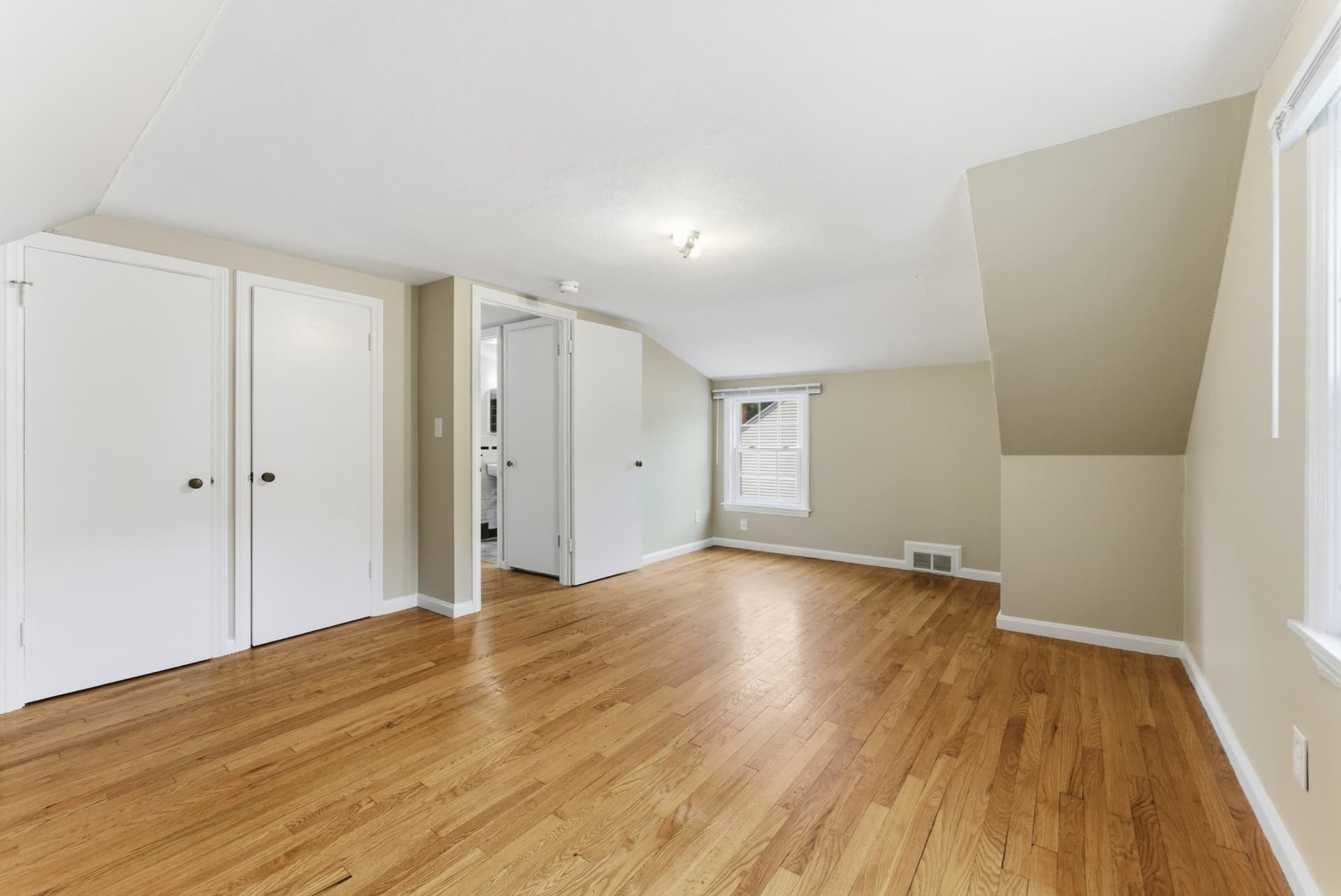 Single Family Residence at 6 Bennington St, Springfield MA 01108, photo 32 of 42